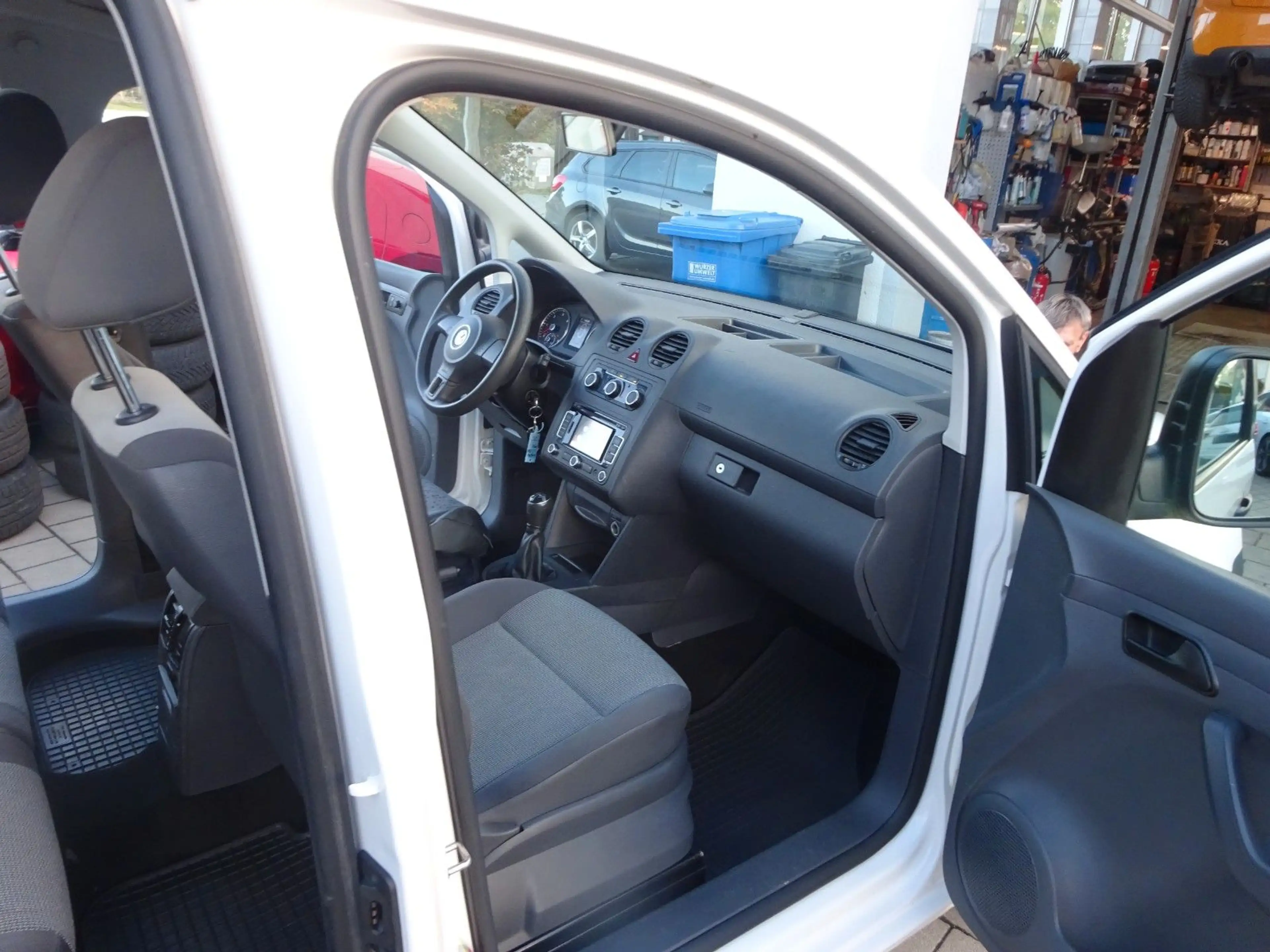 Volkswagen Caddy Kasten/Kombi Maxi/5. Sitze/NAVI/AHK — photo 14
