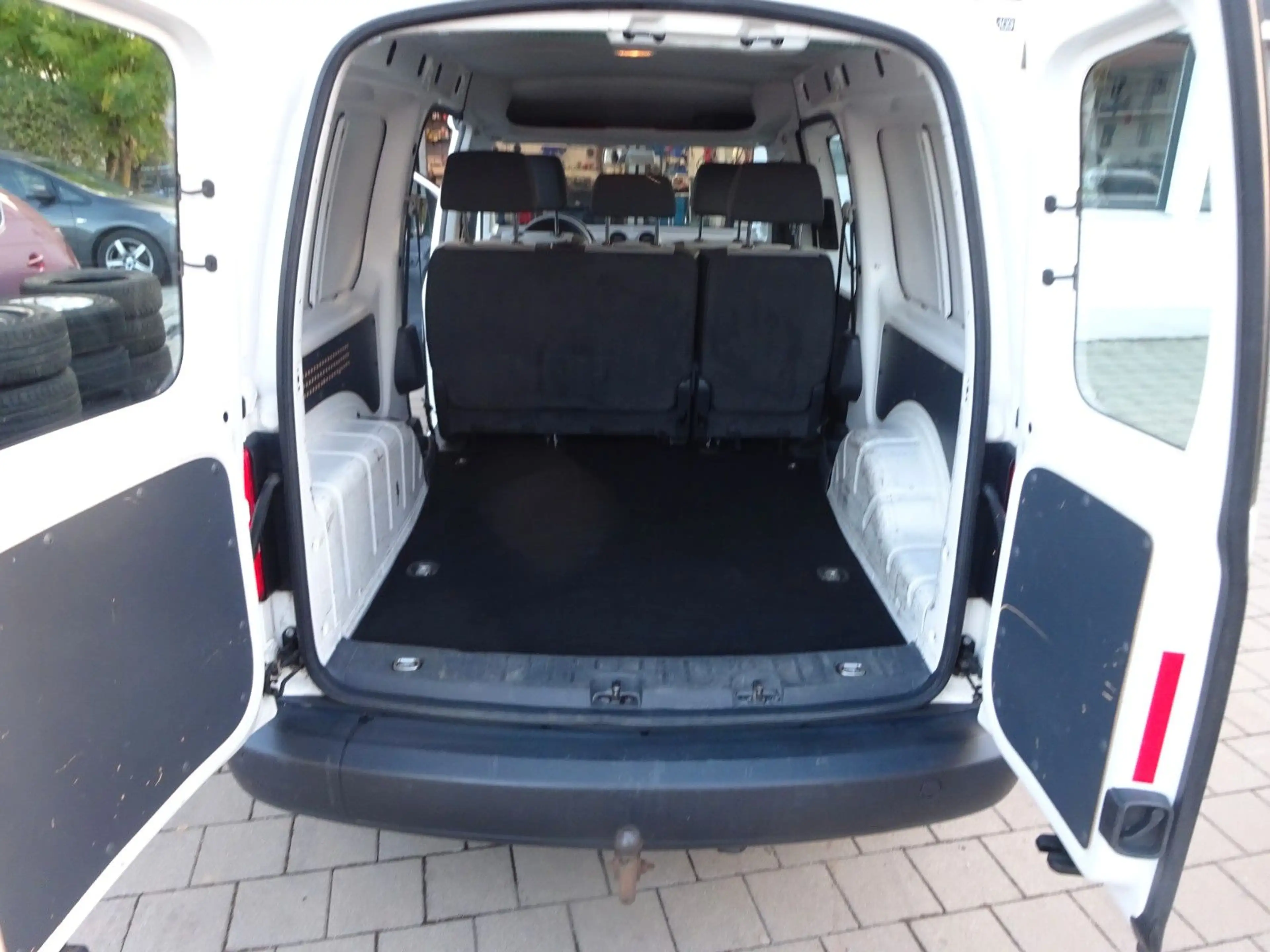 Volkswagen Caddy Kasten/Kombi Maxi/5. Sitze/NAVI/AHK — photo 12