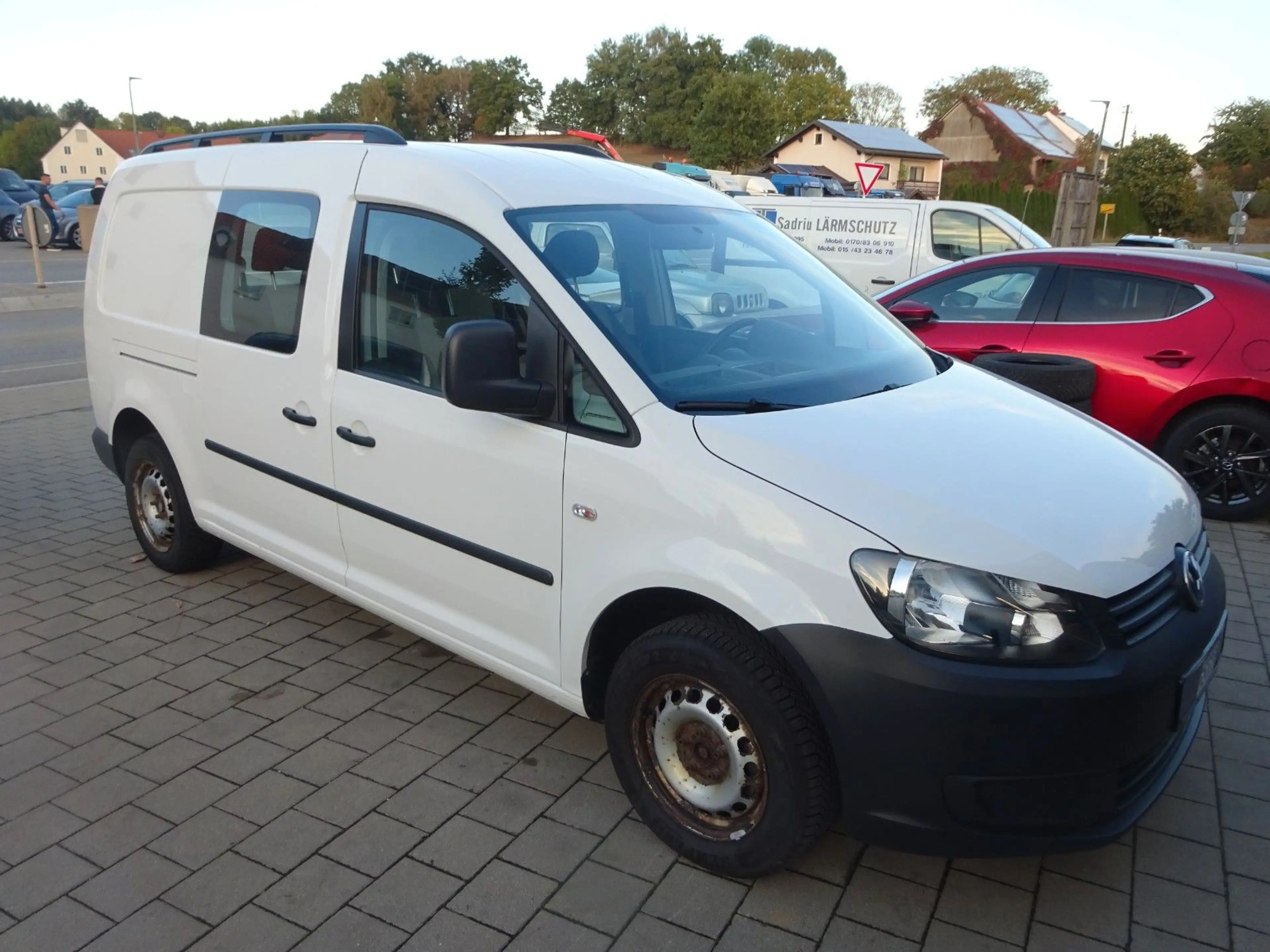 Volkswagen Caddy Kasten/Kombi Maxi/5. Sitze/NAVI/AHK — photo 5