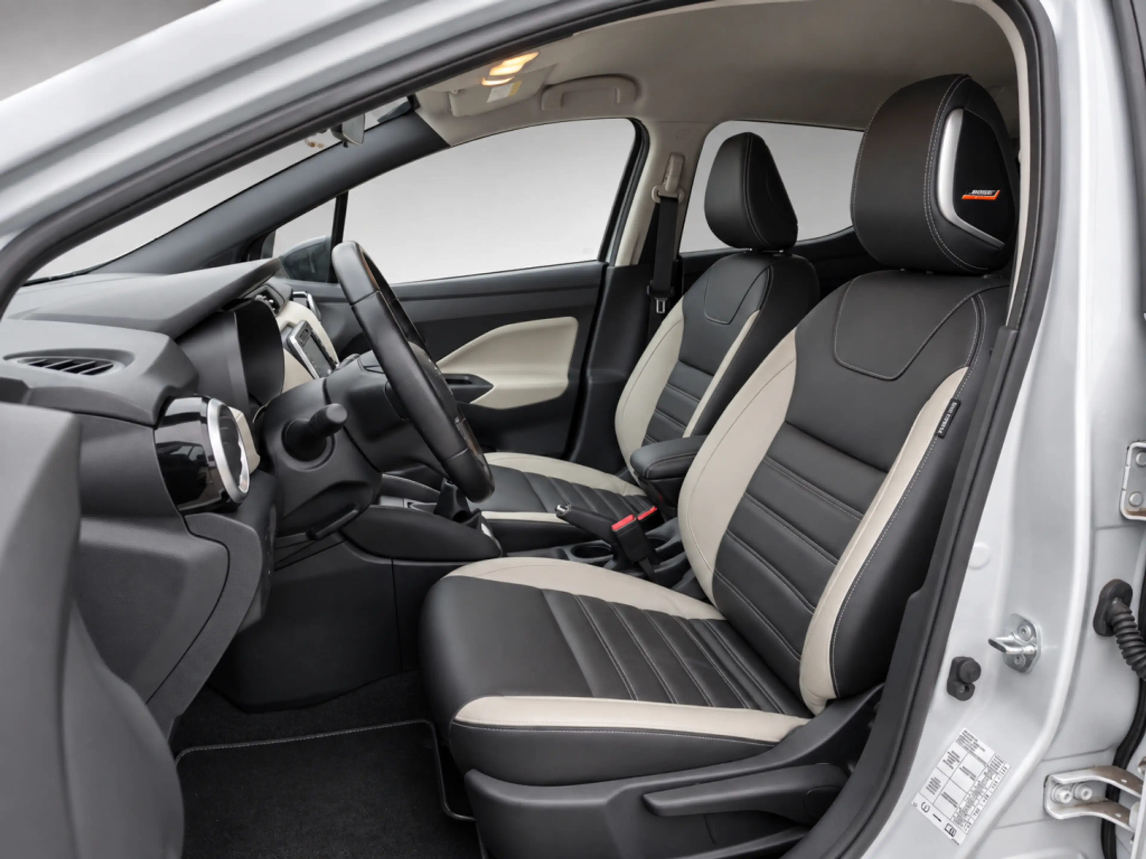 Nissan Micra 0.9 IG-T Tekna — photo 4