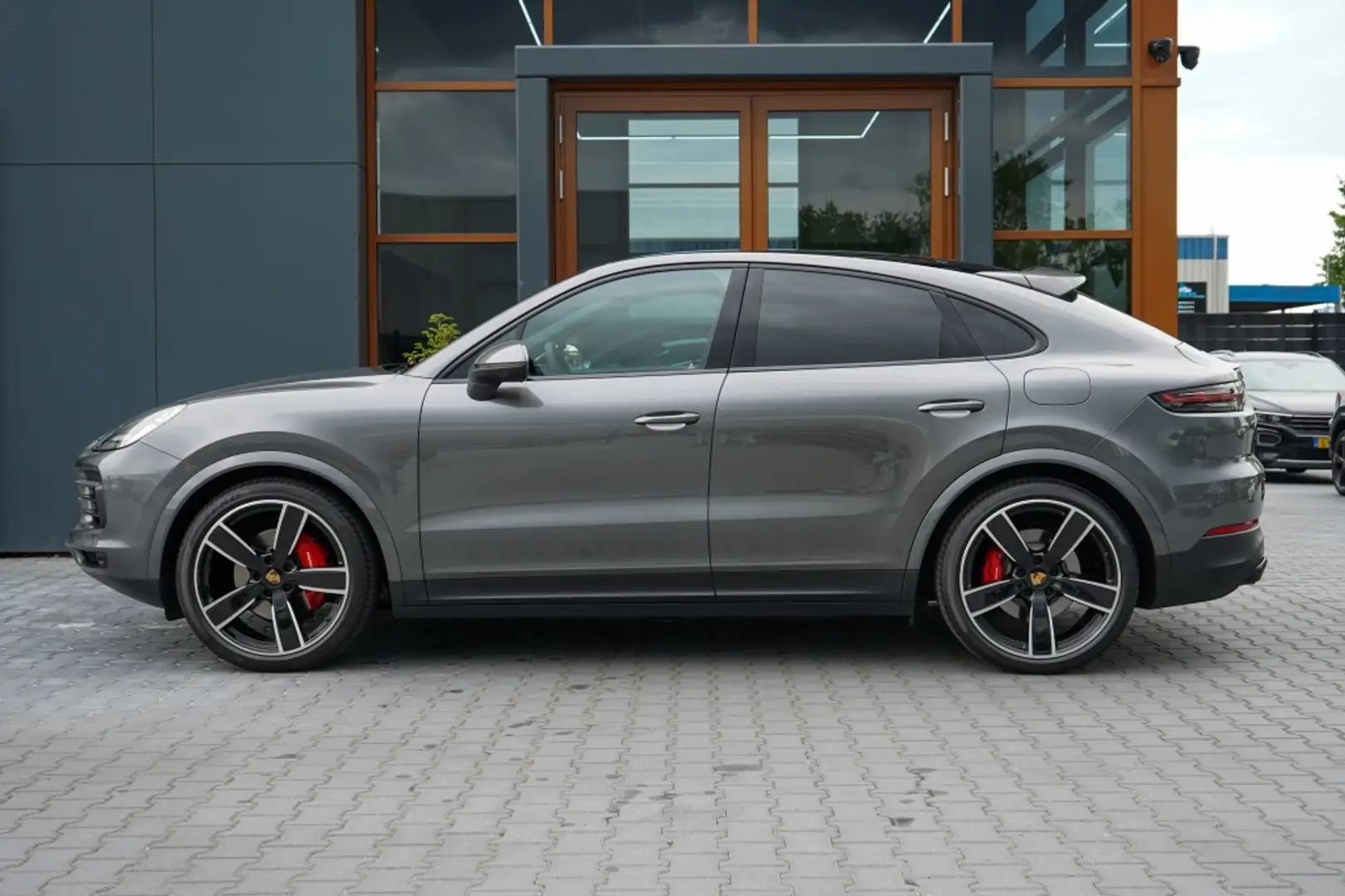 Porsche Cayenne Coupé 3.0 E-Hybrid | Led | Cruise | Luchtvering | Grijs - 2