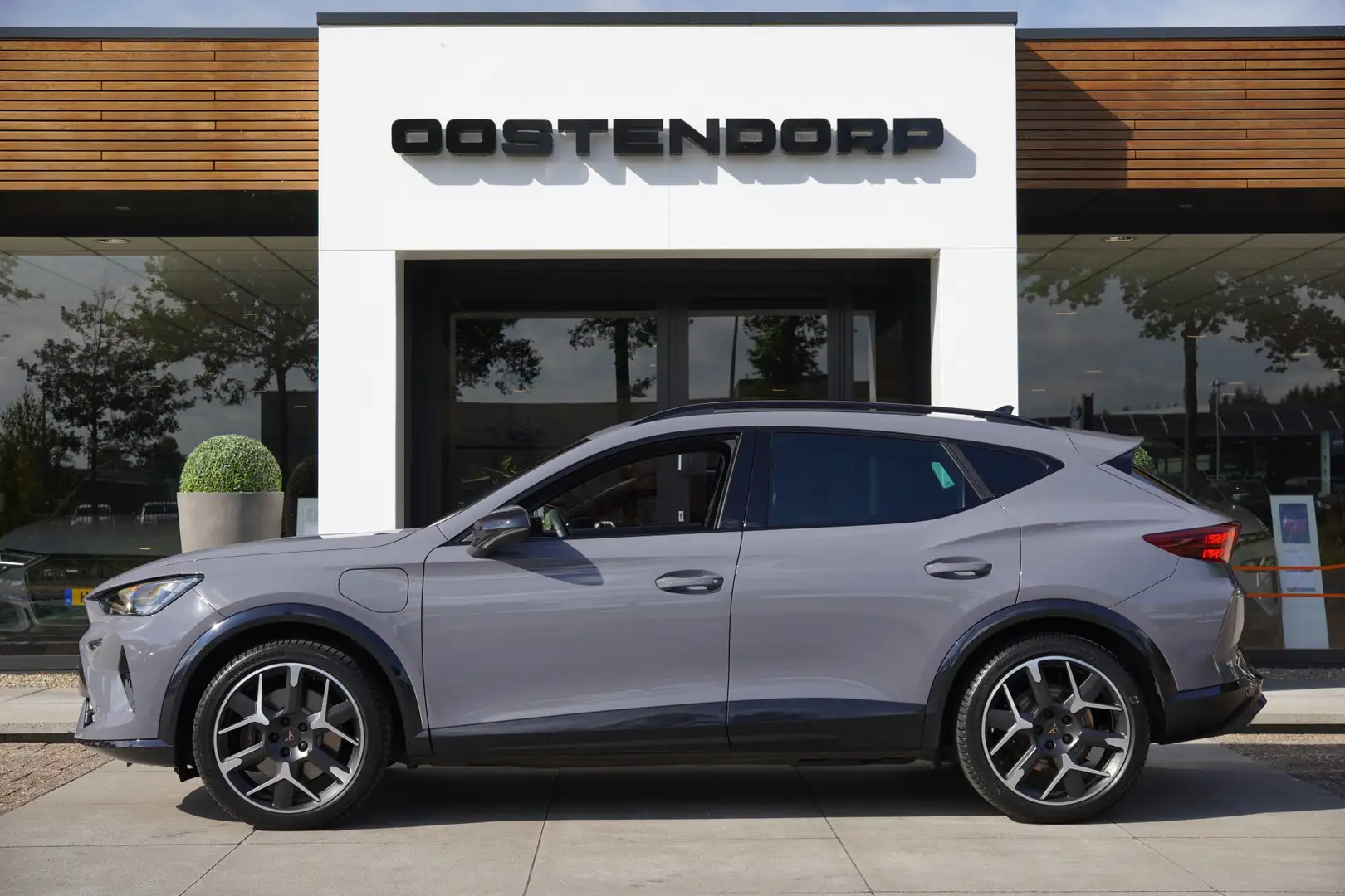CUPRA Formentor 1.5TSI/272pk e-Hybrid VZ Performance|2024|Matrix|S Gris - 1