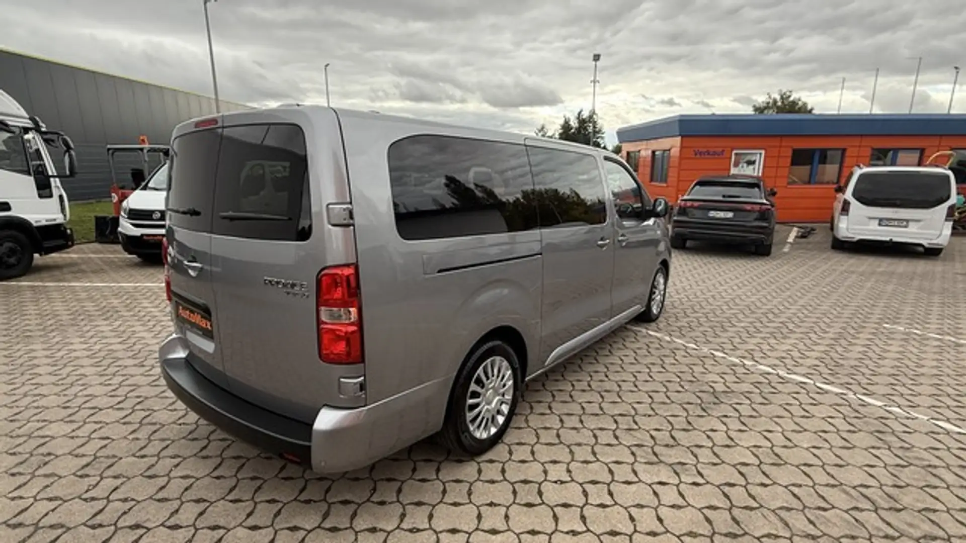 Toyota Proace Verso L2 9 Sitzer Flügeltüren Gris - 2