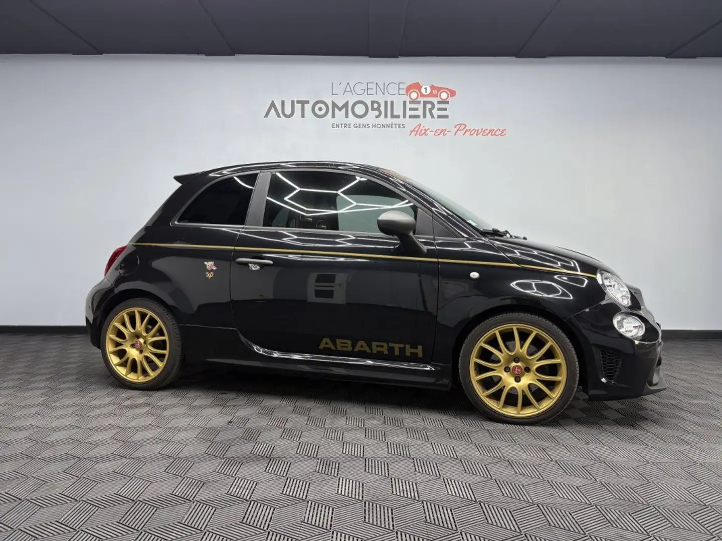 Abarth 500 1.4 Turbo T-Jet 165 ch – Série Scorpioneoro Schwarz - 2