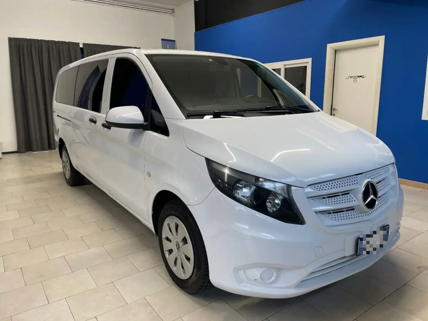 Mercedes-Benz Vito 2.2 114 CDI 9 POSTI Tourer Pro Long Iva compresa Bianco - 1