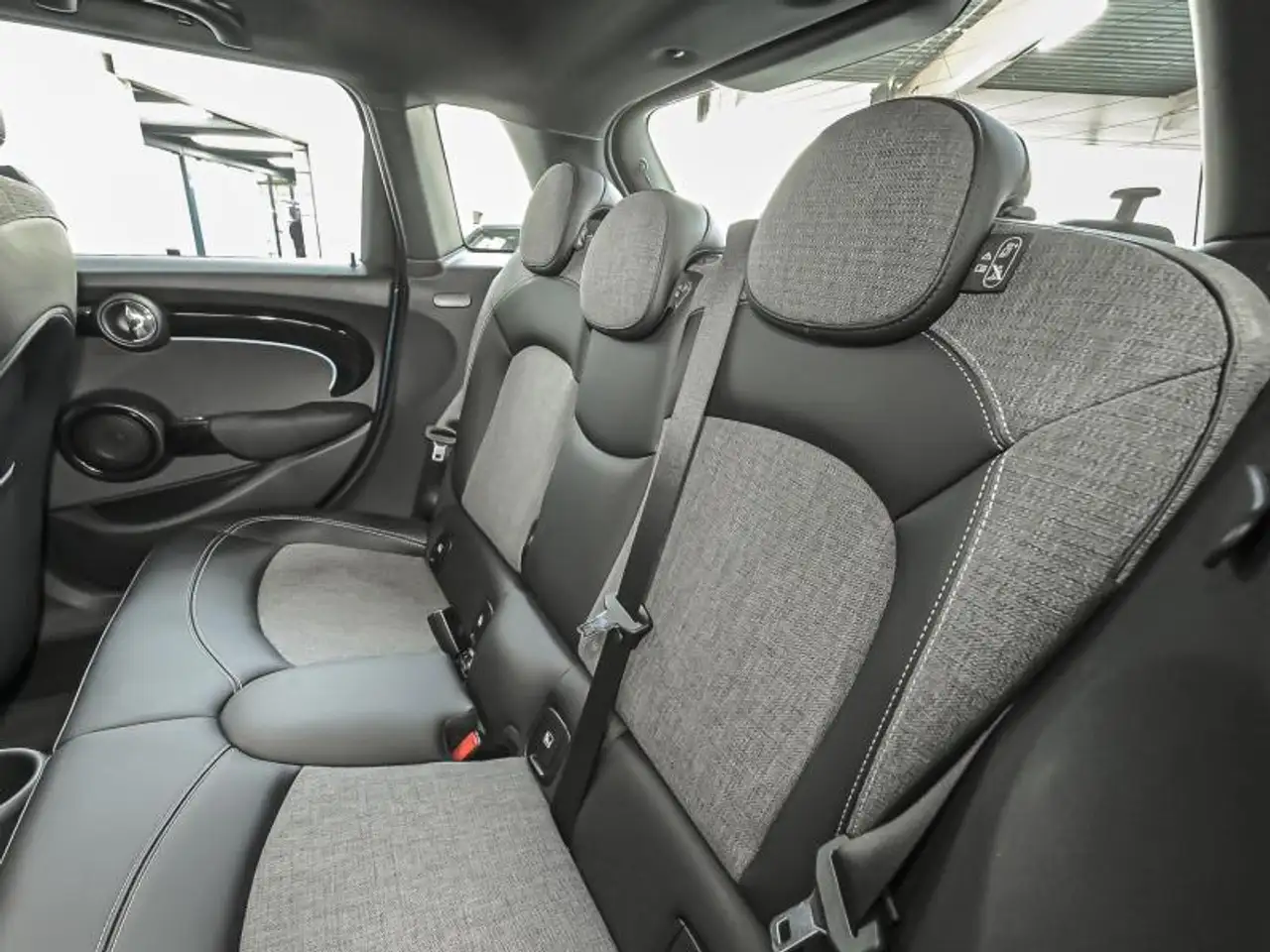 MINI Cooper Navi-Automaat-Zetelverwarming-PDC-LED-DAB, миниатюра 20