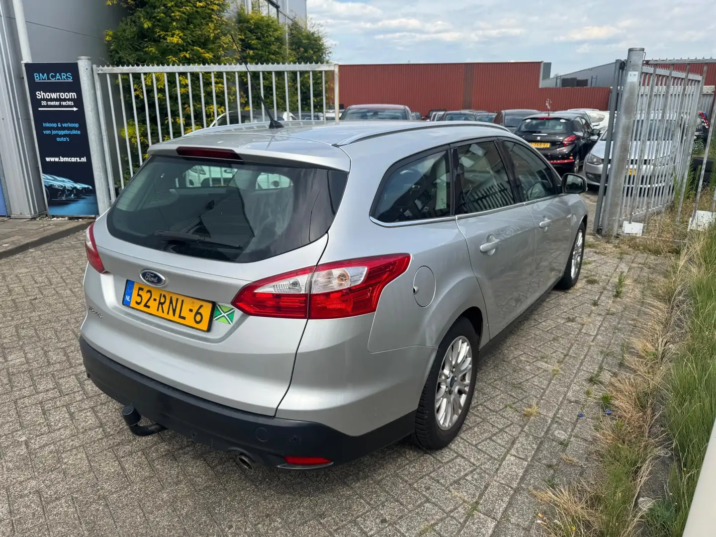 Ford Focus Wagon 1.6 EcoBoost Titanium Clima,Trekhaak,Cruise Grijs - 2