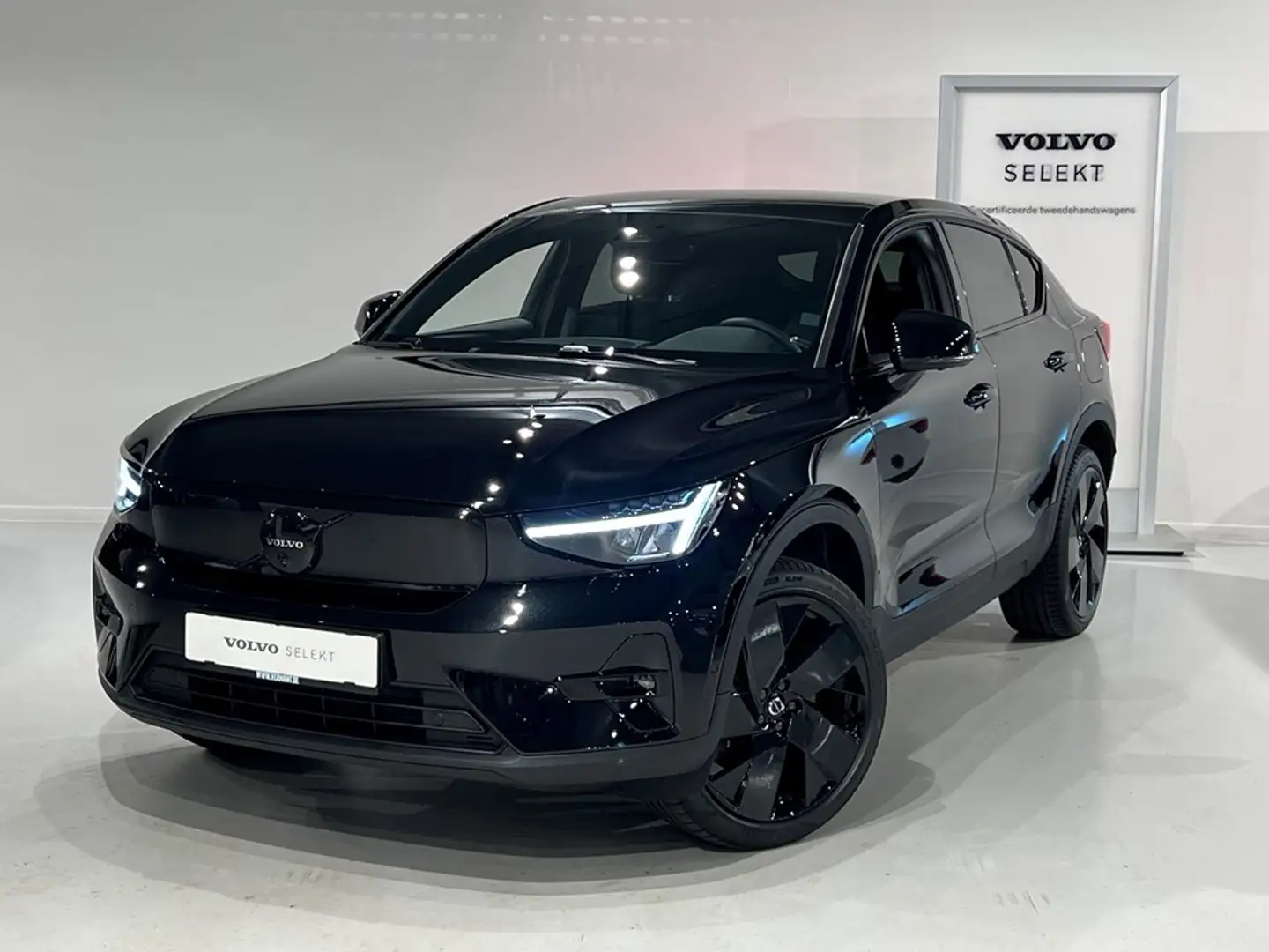 Volvo EC40 Recharge Black Edition  Extended Range Zwart - 1