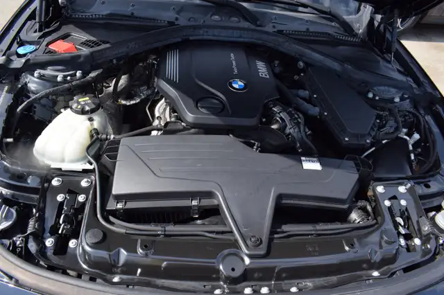 BMW 4 Series view 14