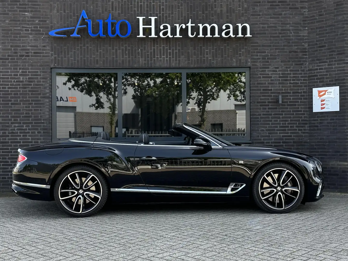 Bentley Continental GTC 6.0 W12 First Edition Rotating Display|Massage|B&O Černá - 2