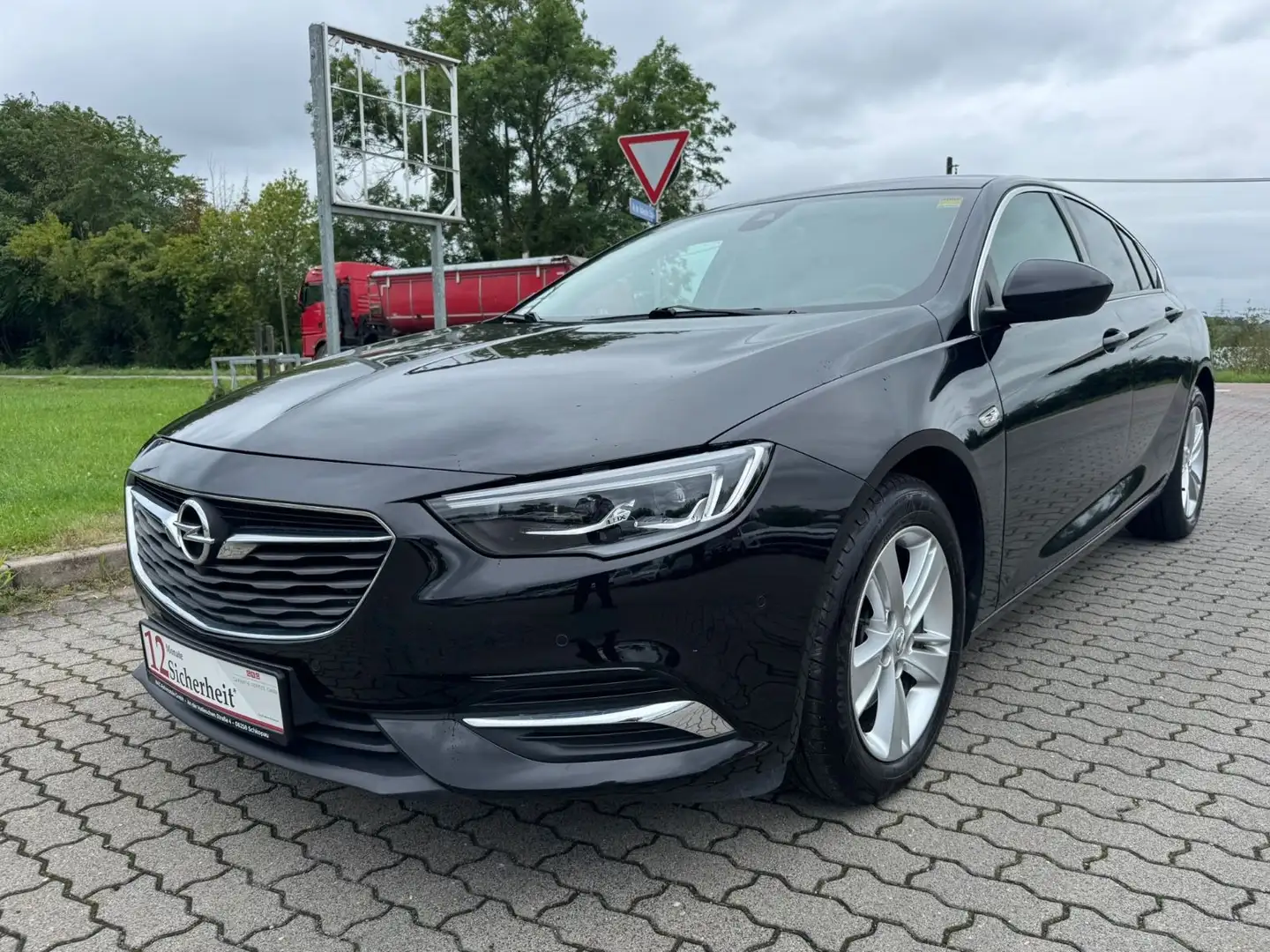 Opel Insignia B Grand Sport Innovation Noir - 1