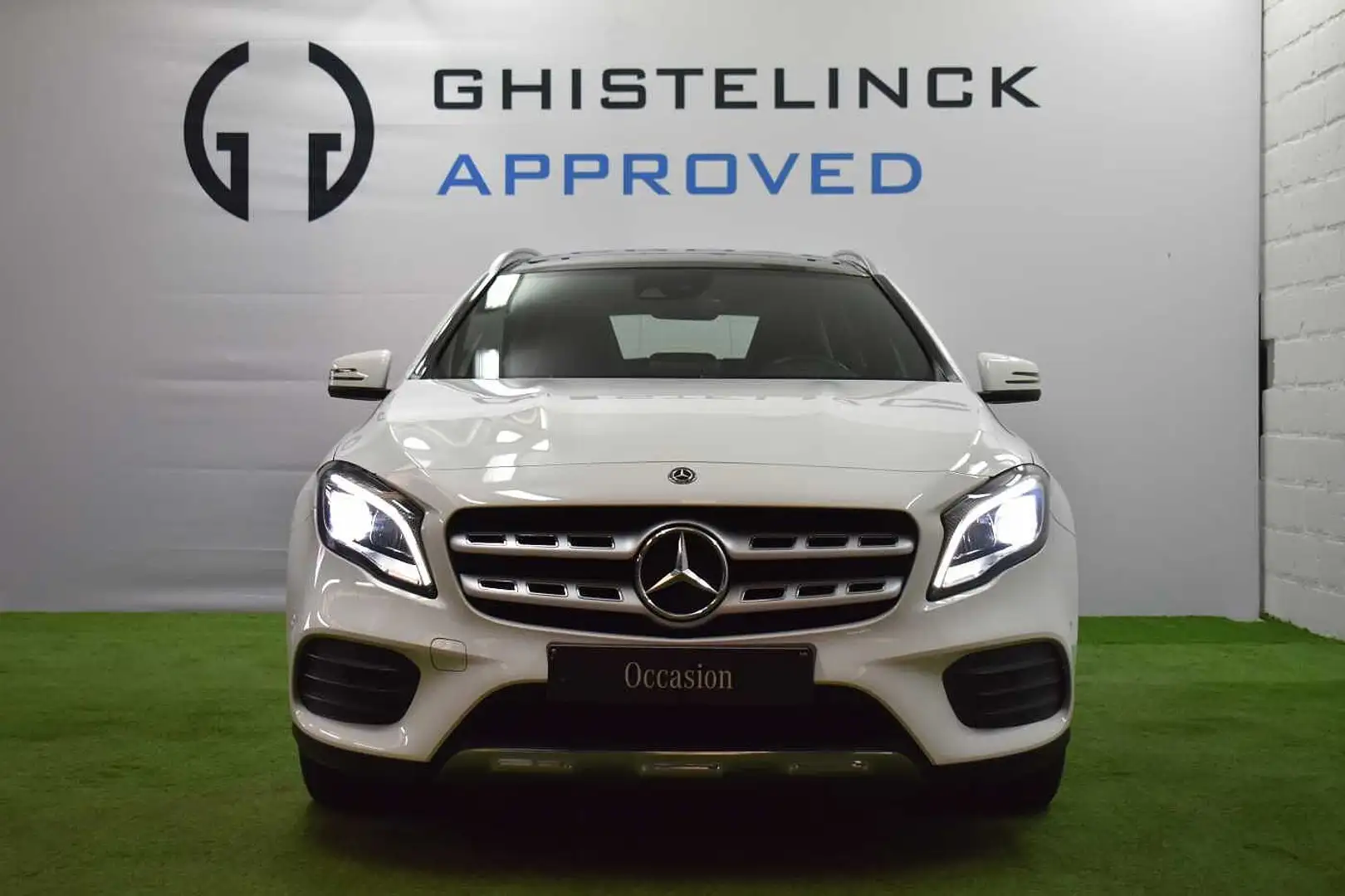 Mercedes-Benz GLA 180 Off-Roader+ AMG_sport+Pano+Pack Premium Plus Blanc - 2