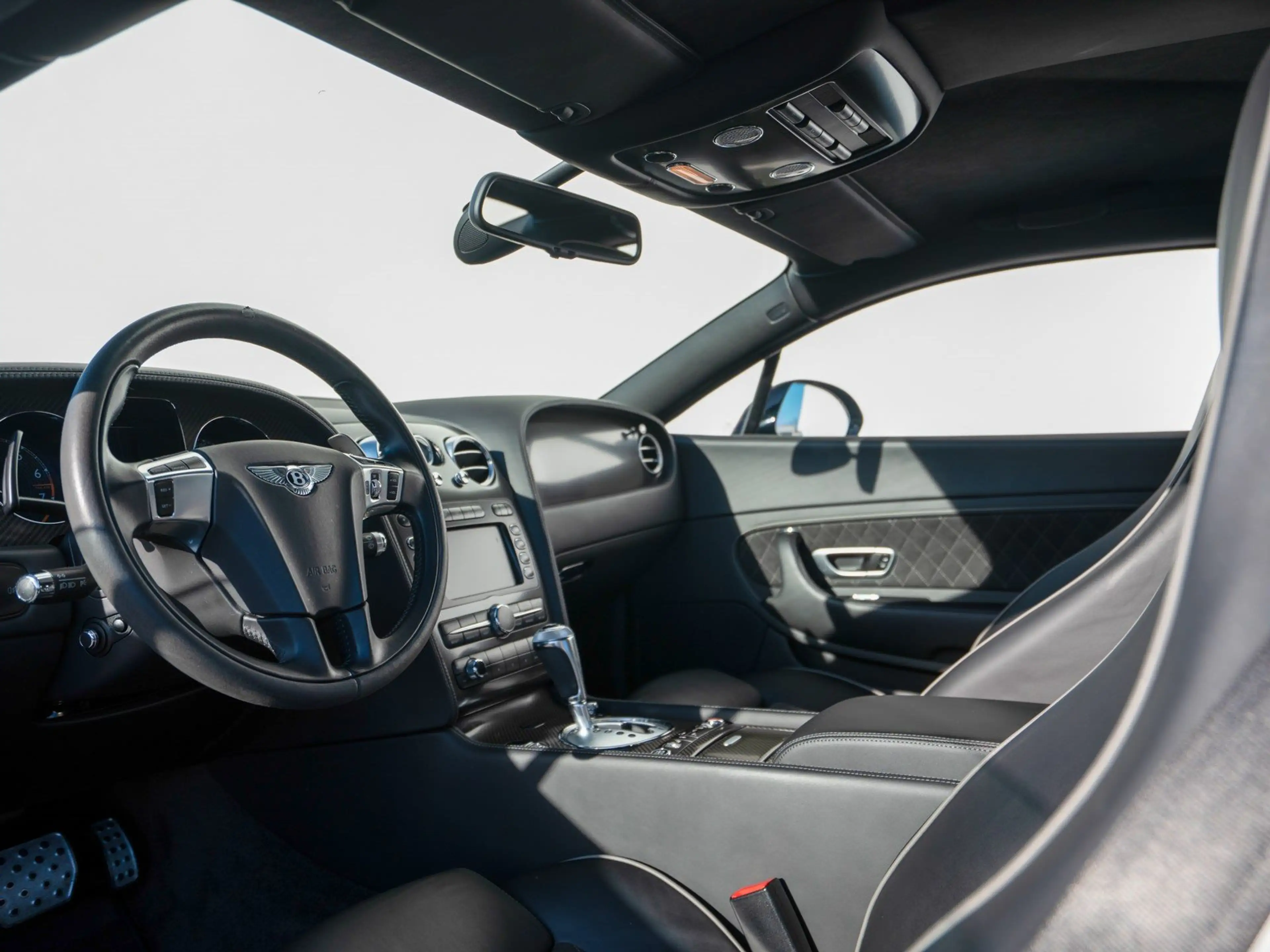 Bentley Continental Supersports W12 — photo 11