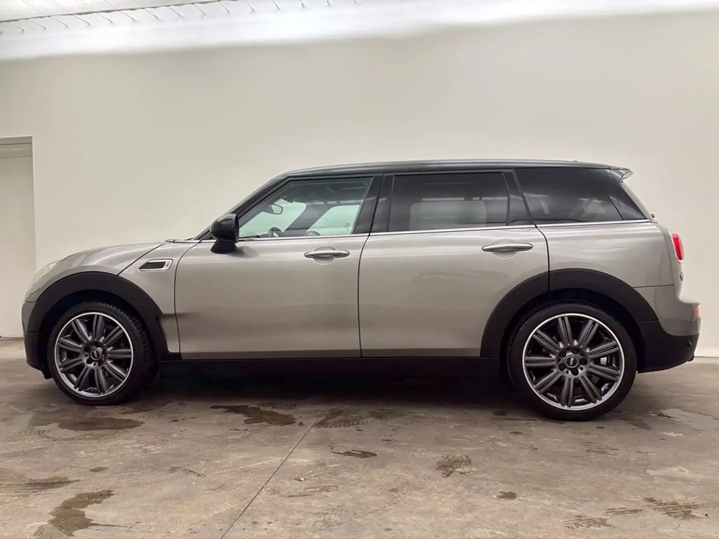 MINI Cooper Clubman 1.5 Cooper AUT. GPS Harman kardon panodak Grijs - 2