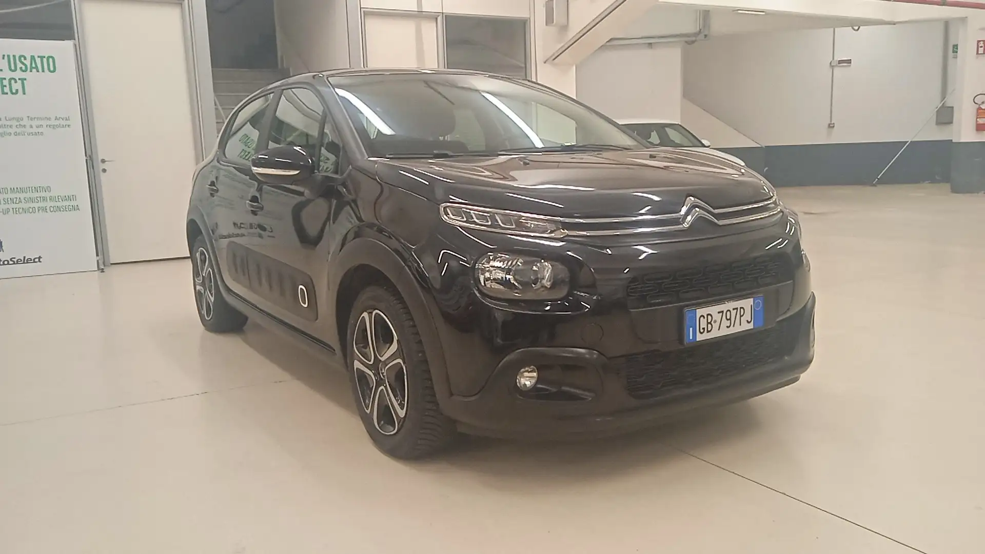 Citroen C3 1.2 PureTech Shine Nero - 1