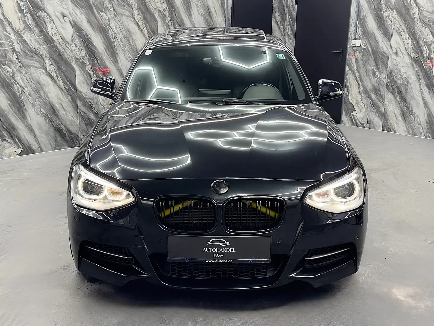 BMW 135 i M xDrive Aut. *H&K, LED, 97.000KM* Schwarz - 2