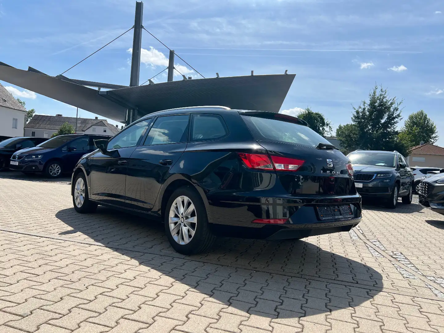 SEAT Leon ST 1.0 TSI Style *Navi Klima Alu NS* Schwarz - 2