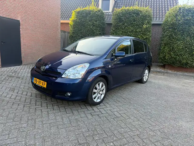 Toyota Verso 1.8 VVT-i Dynamic