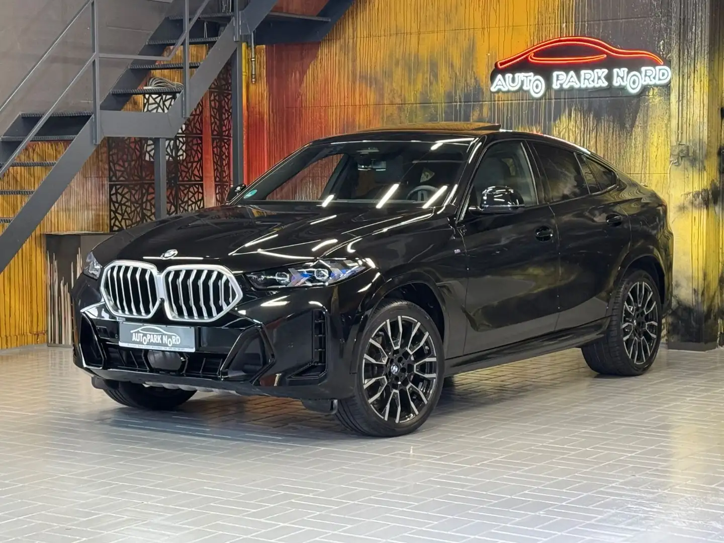BMW X6 30d xDrive M Sport~PANO~HEAD-UP~SOFT-CLOSE~ Schwarz - 1
