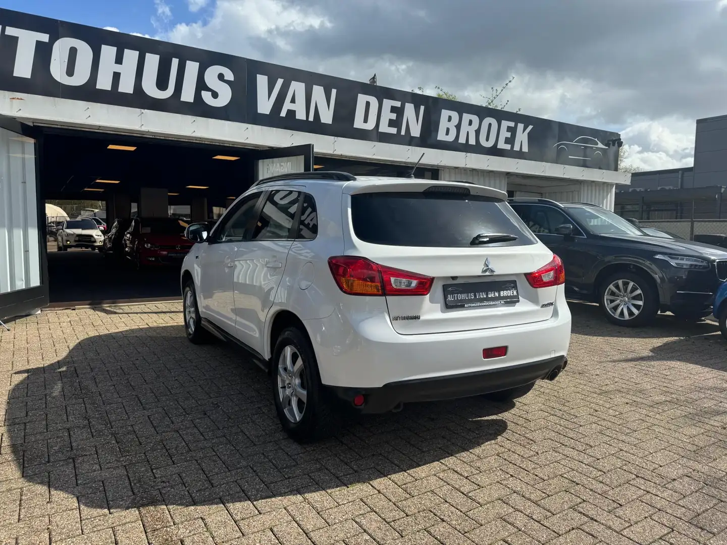 Mitsubishi ASX 1.6 Instyle ClearTec Pano Xenon Cruise Clima Ctr S Wit - 2