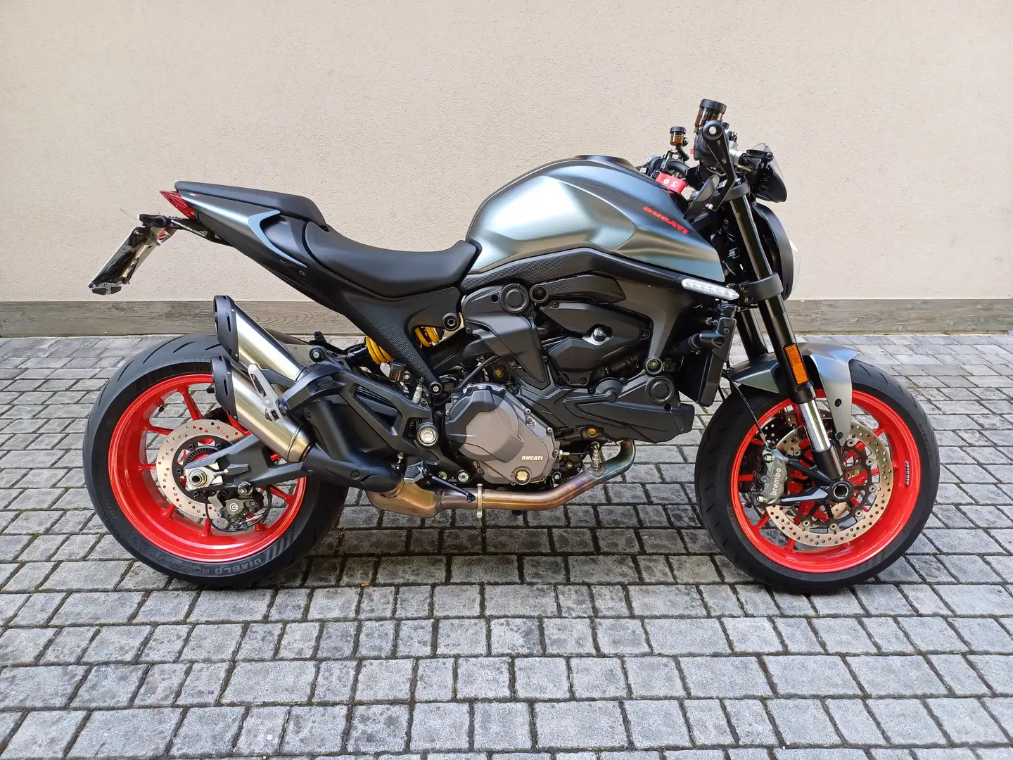 Ducati Monster 937 Plus Aviator Grey Grigio - 1