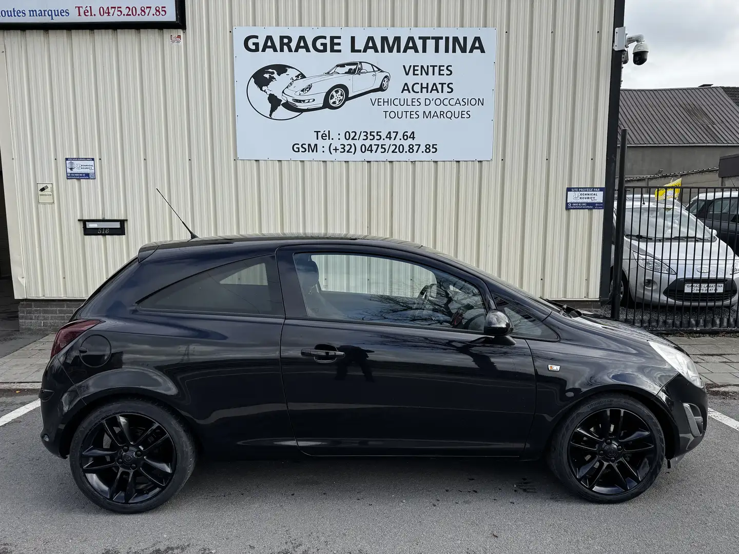 Opel Corsa Corsa 1.4i Black Edition - 1