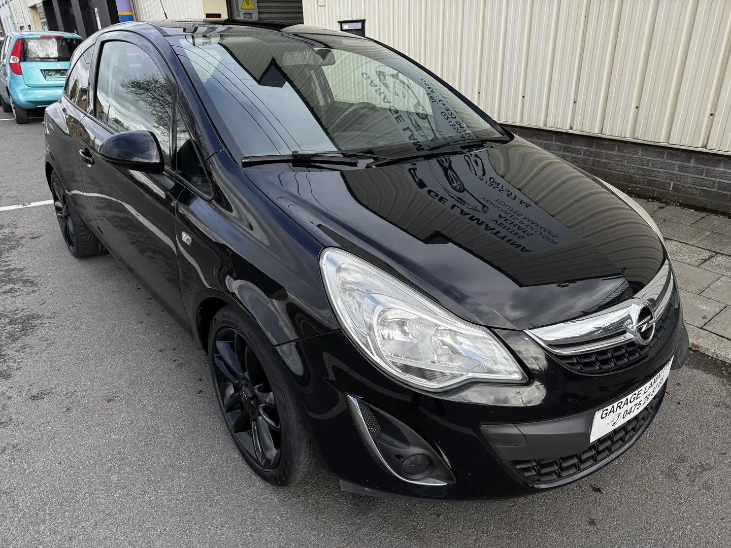 Opel Corsa Corsa 1.4i Black Edition - 2