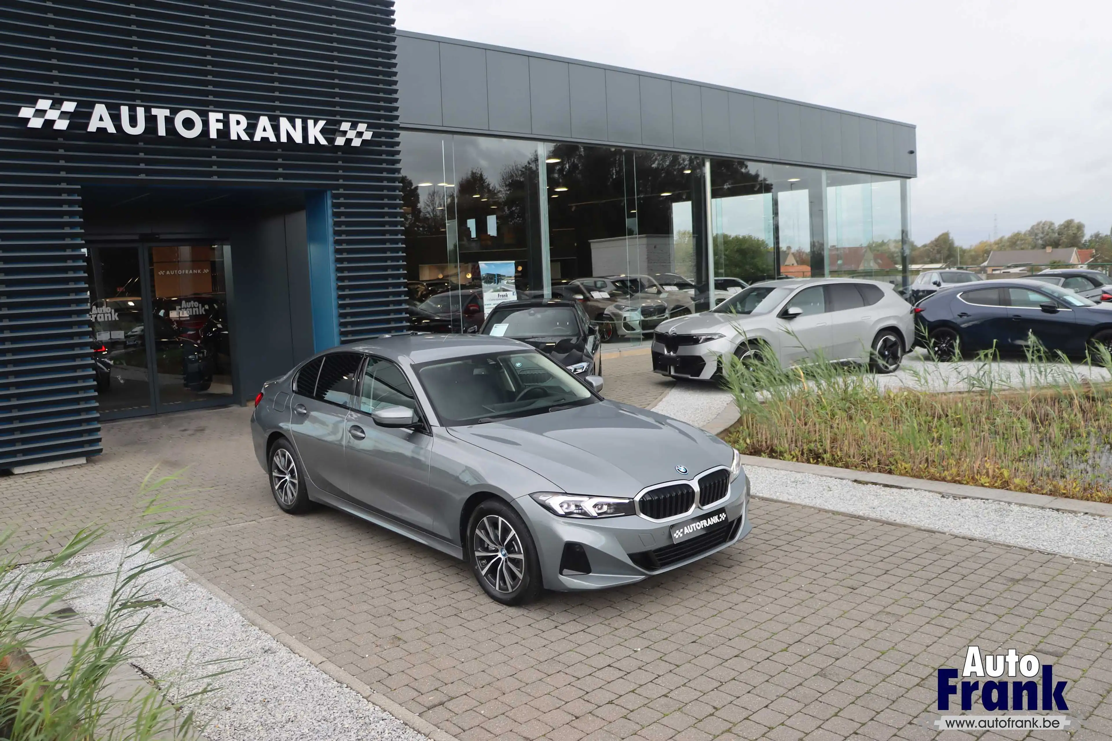 BMW 320 E / BERLINE / SPORTSTOEL / VERW ZTL / HUD / PDC — photo 9