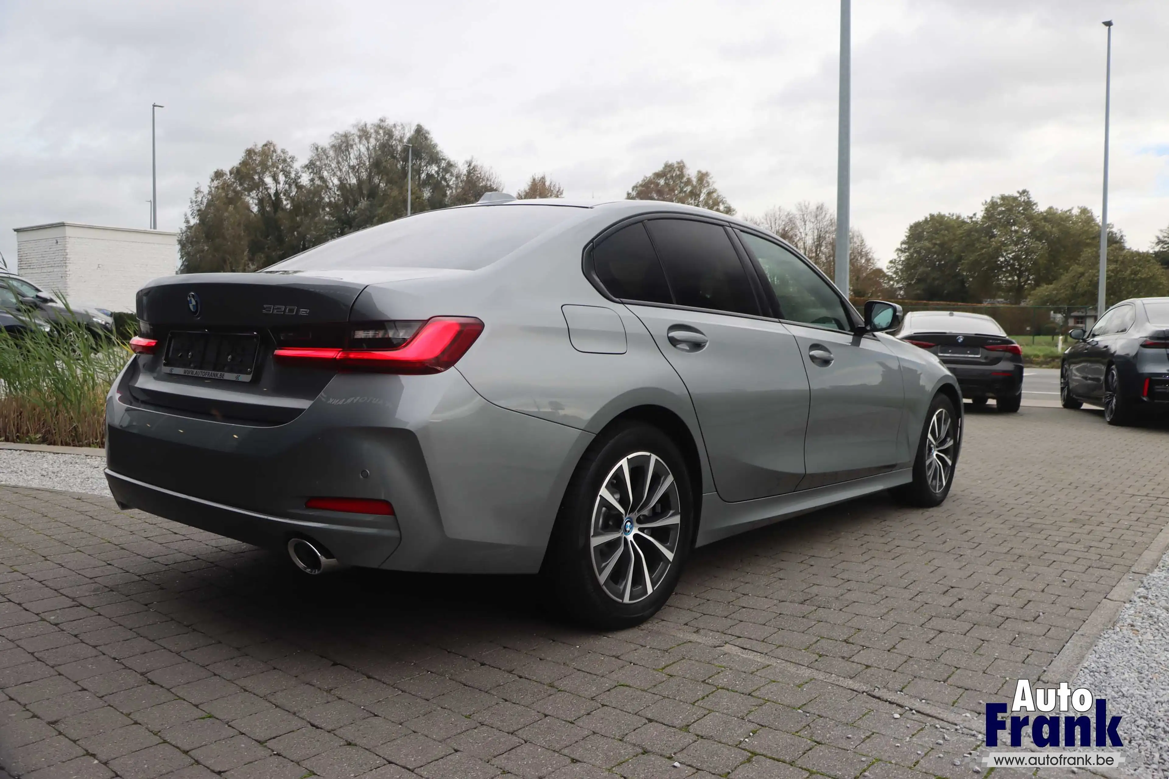 BMW 320 E / BERLINE / SPORTSTOEL / VERW ZTL / HUD / PDC — photo 7