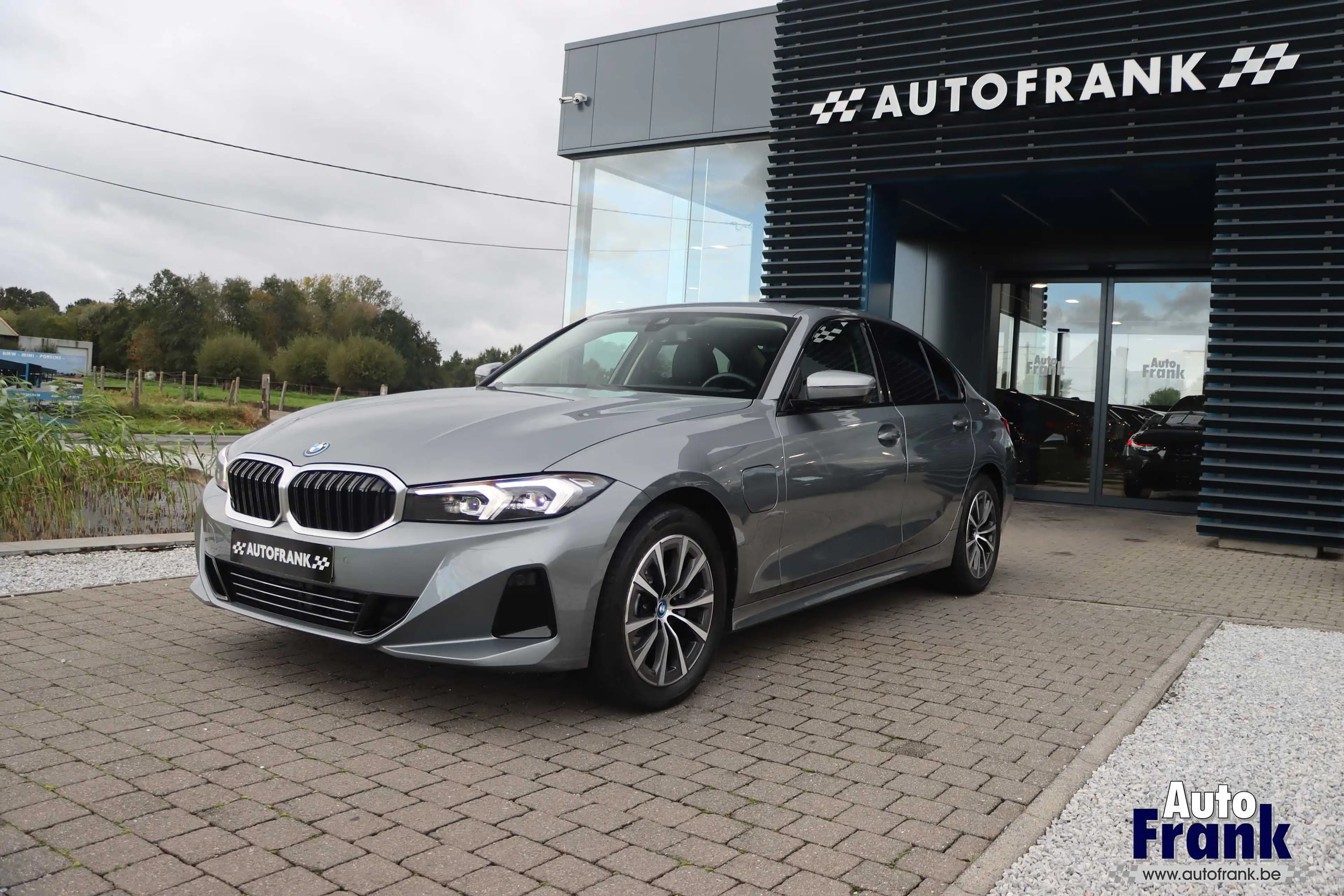 BMW 320 E / BERLINE / SPORTSTOEL / VERW ZTL / HUD / PDC — photo 3