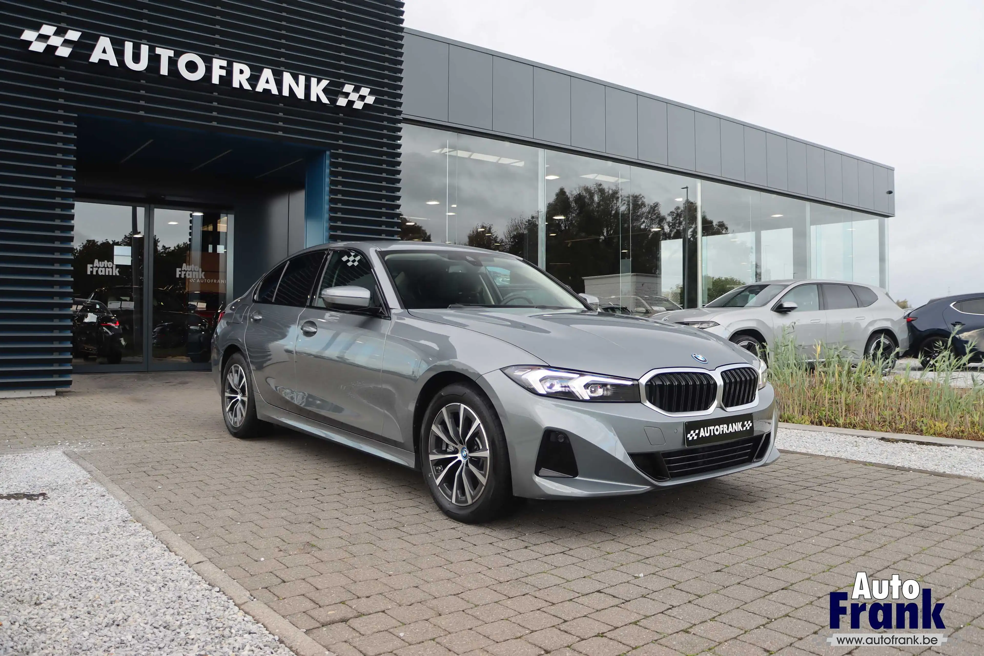 BMW 320 E / BERLINE / SPORTSTOEL / VERW ZTL / HUD / PDC