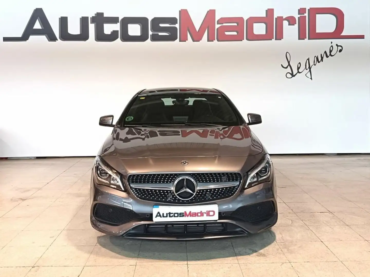 Mercedes-Benz CLA 200 Gris - 2