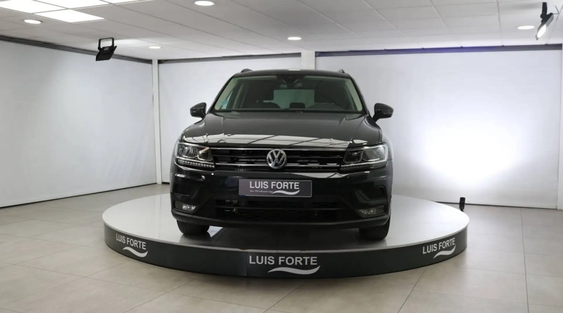 Volkswagen Tiguan 2.0TDI Advance DSG 110kW Gris - 2