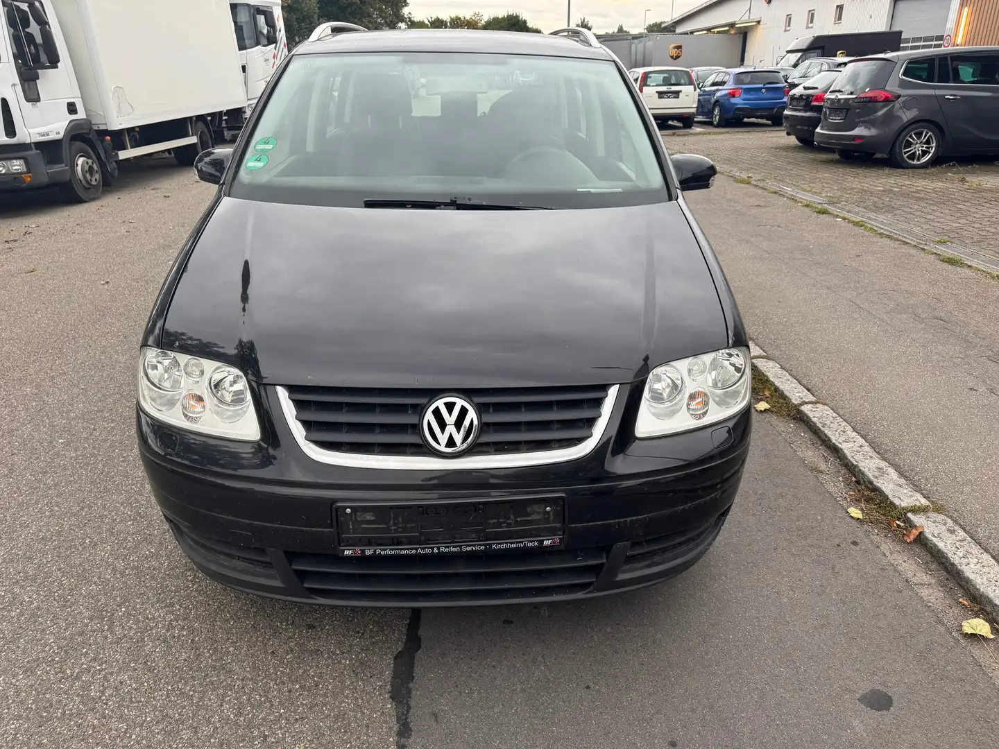 Volkswagen Touran Trendline Schwarz - 1