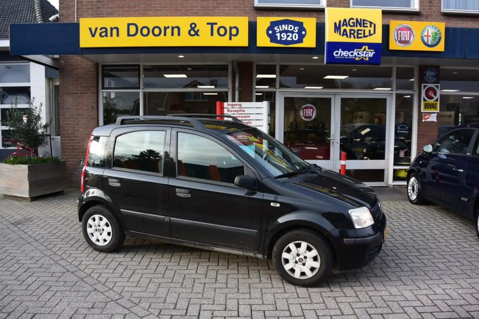 Fiat Panda 1.2 EDIZIONE COOL Schwarz - 1