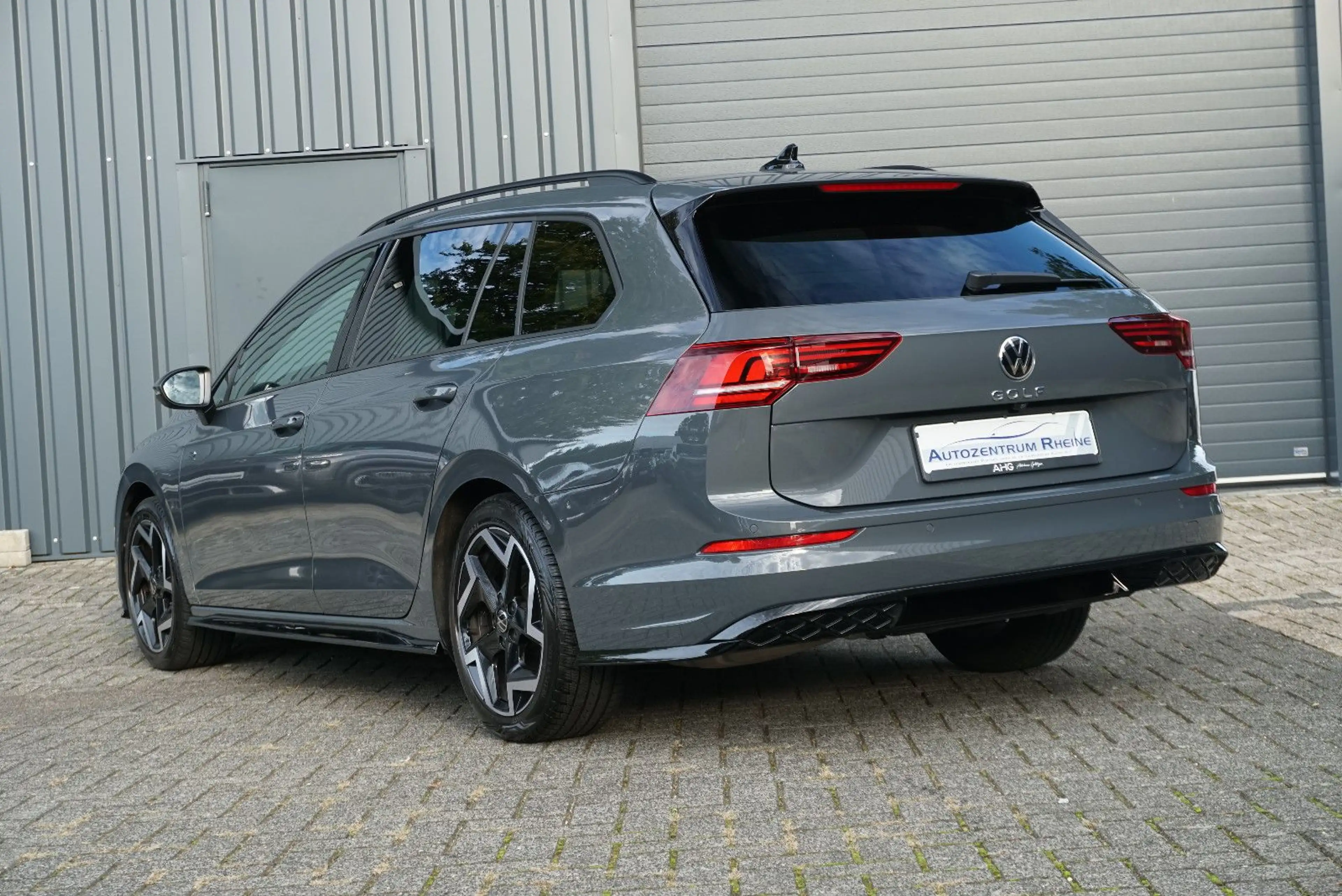 Volkswagen Golf VIII Variant 1.5 TSI R-Line SHZ LED Kamera — photo 5