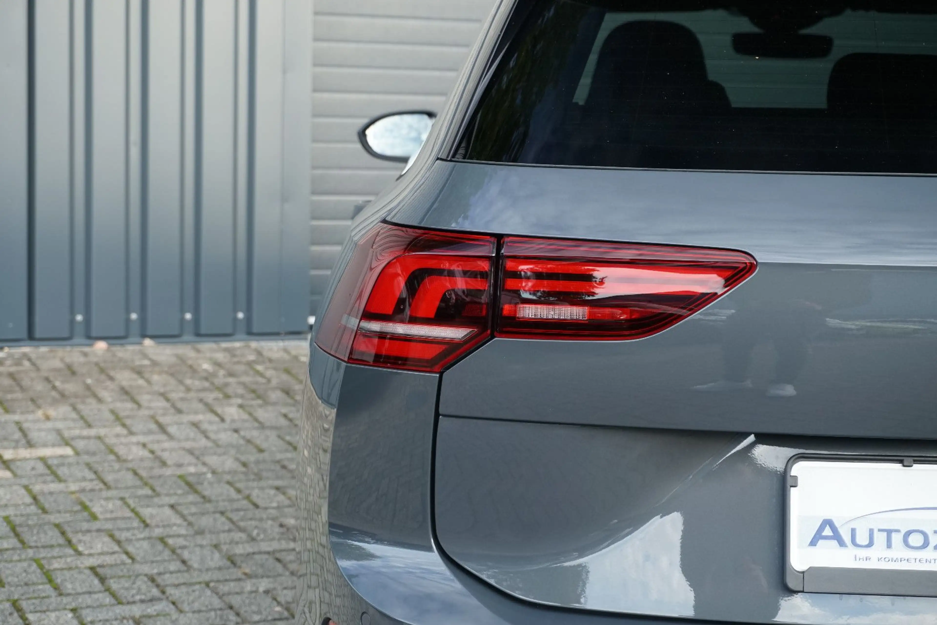 Volkswagen Golf VIII Variant 1.5 TSI R-Line SHZ LED Kamera — photo 11