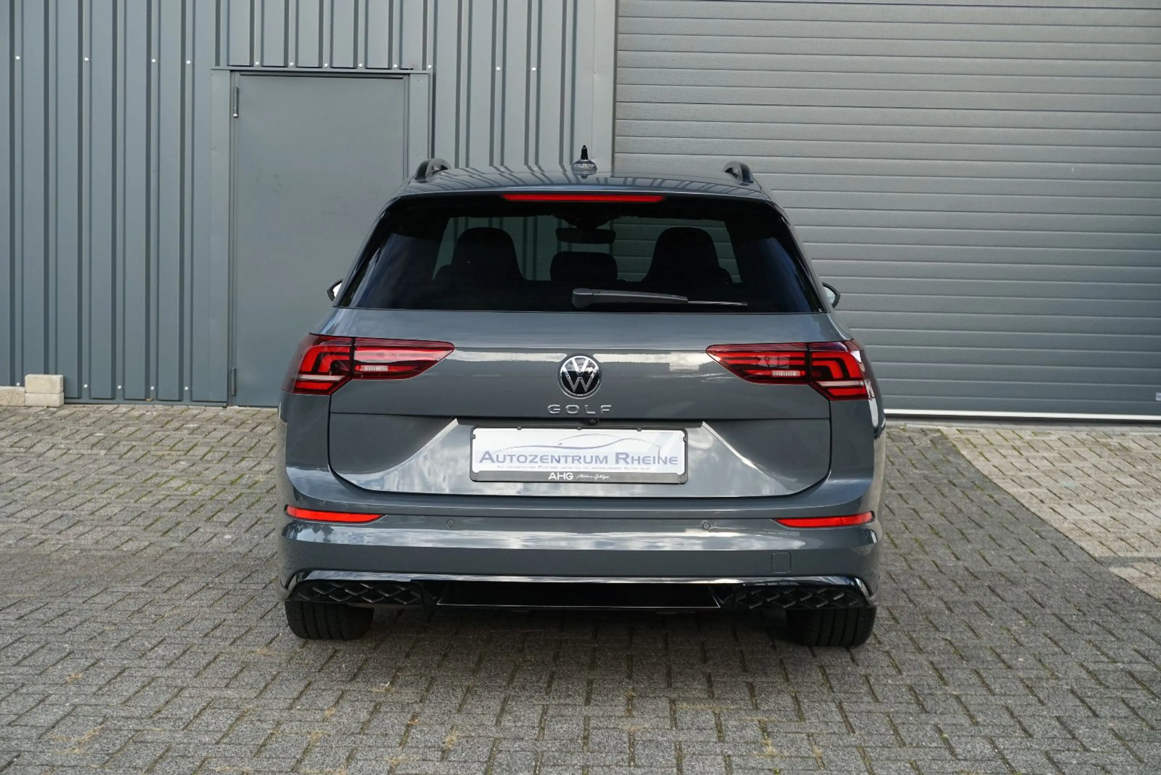 Volkswagen Golf VIII Variant 1.5 TSI R-Line SHZ LED Kamera — photo 6