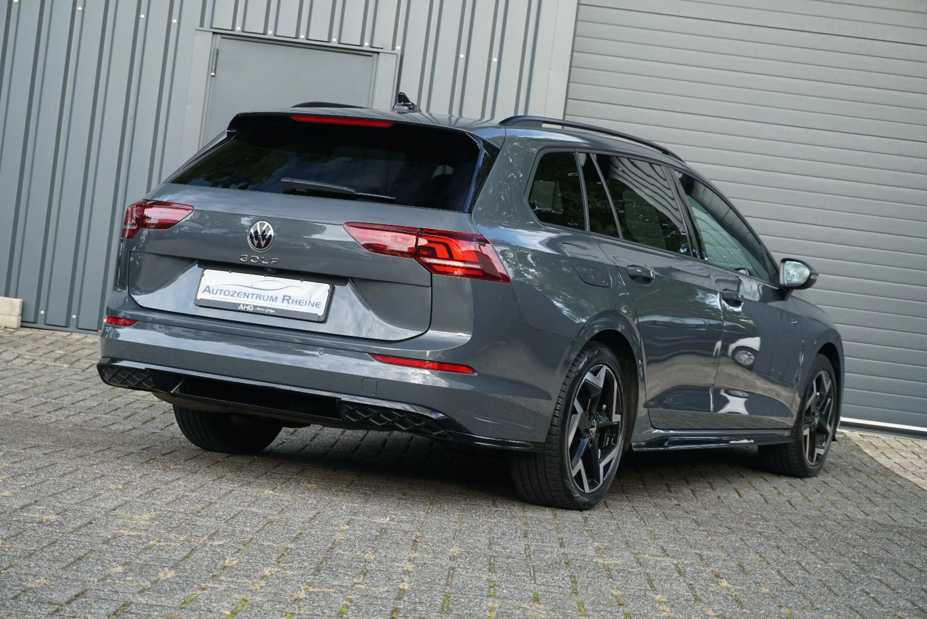Volkswagen Golf VIII Variant 1.5 TSI R-Line SHZ LED Kamera — photo 7