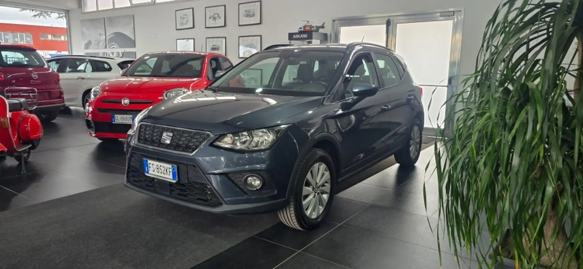 SEAT Arona 1.6 TDI 95 CV DSG Style Gris - 1
