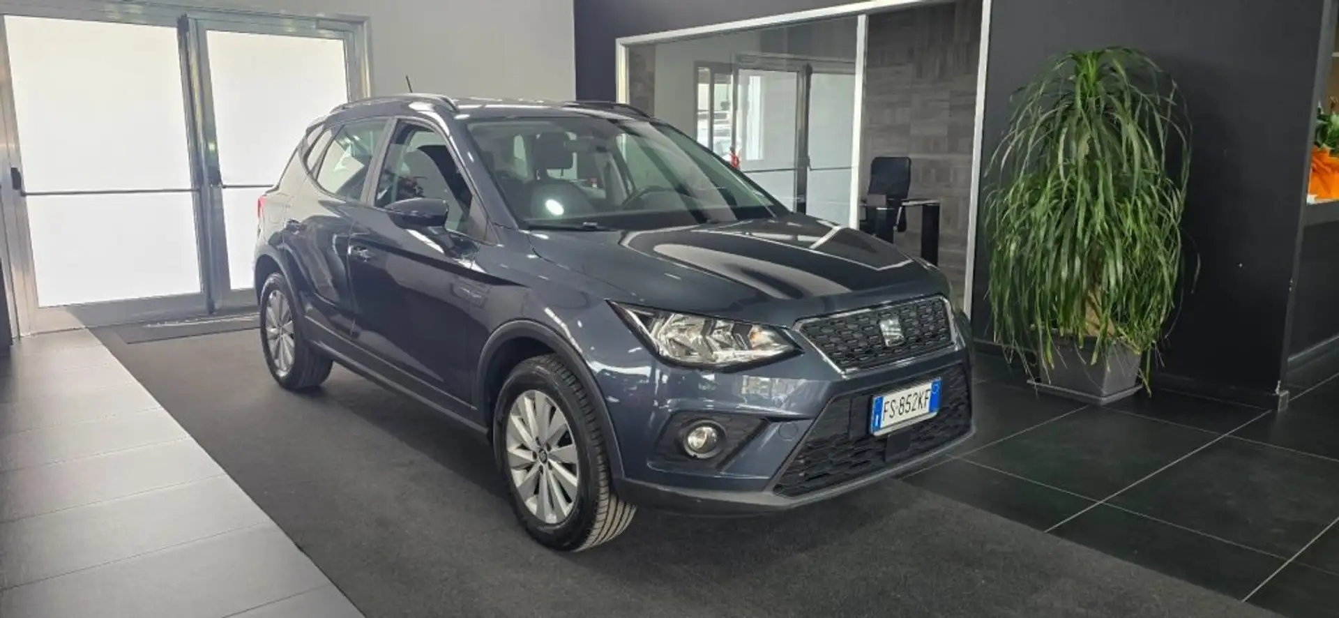 SEAT Arona 1.6 TDI 95 CV DSG Style Gris - 2