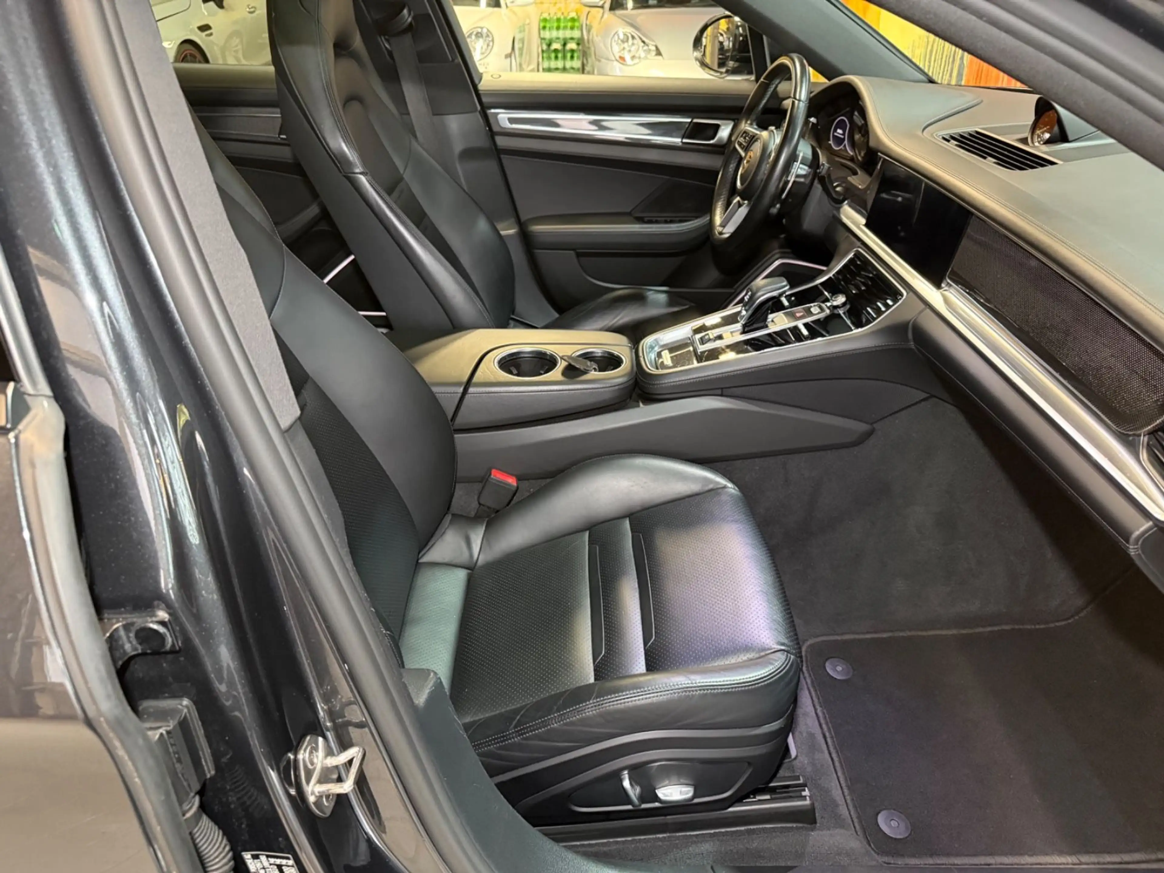 Porsche Panamera Sport Turismo 4 E-Hybrid LED~PANO~RFK — photo 15