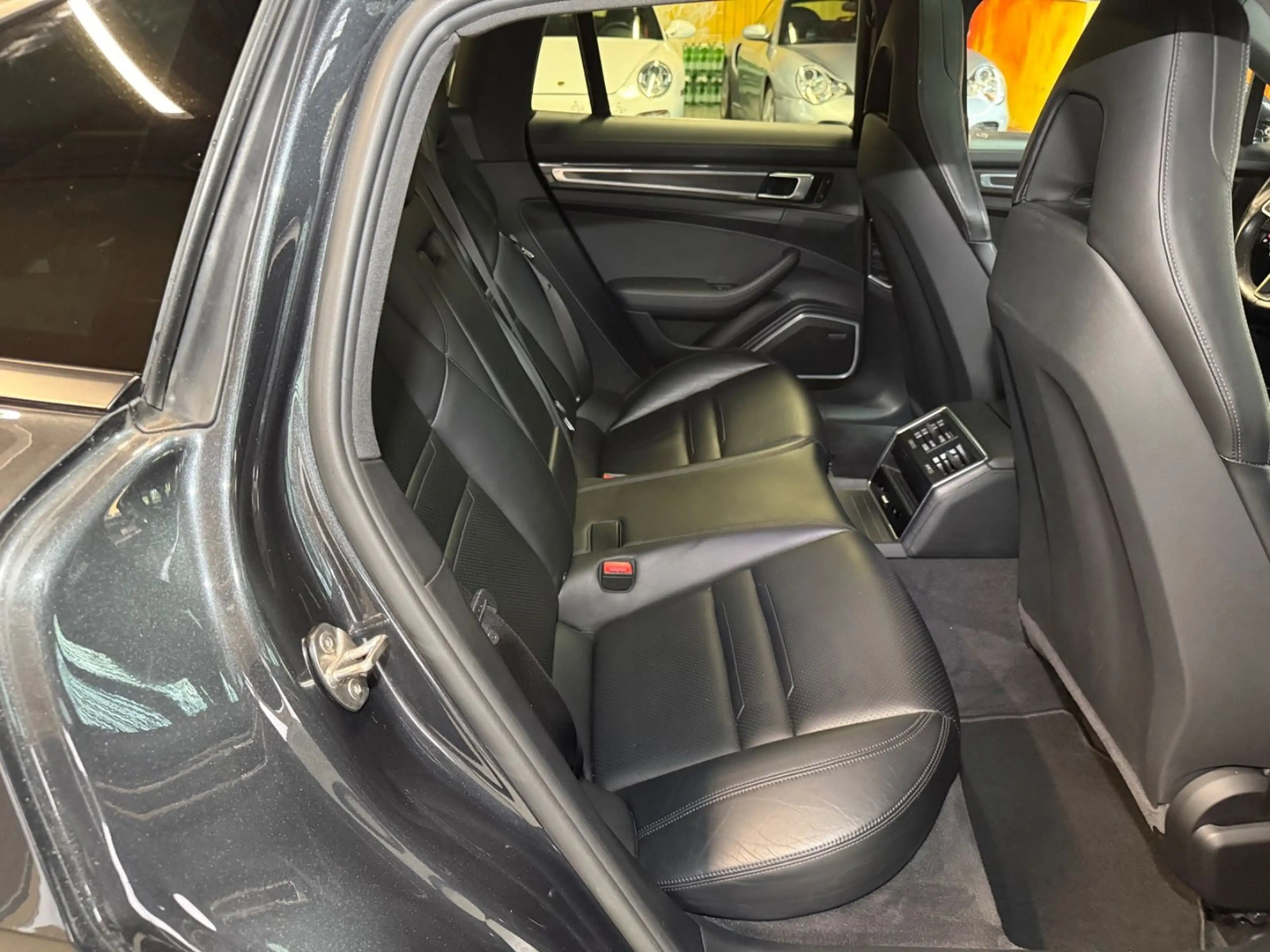 Porsche Panamera Sport Turismo 4 E-Hybrid LED~PANO~RFK — photo 14