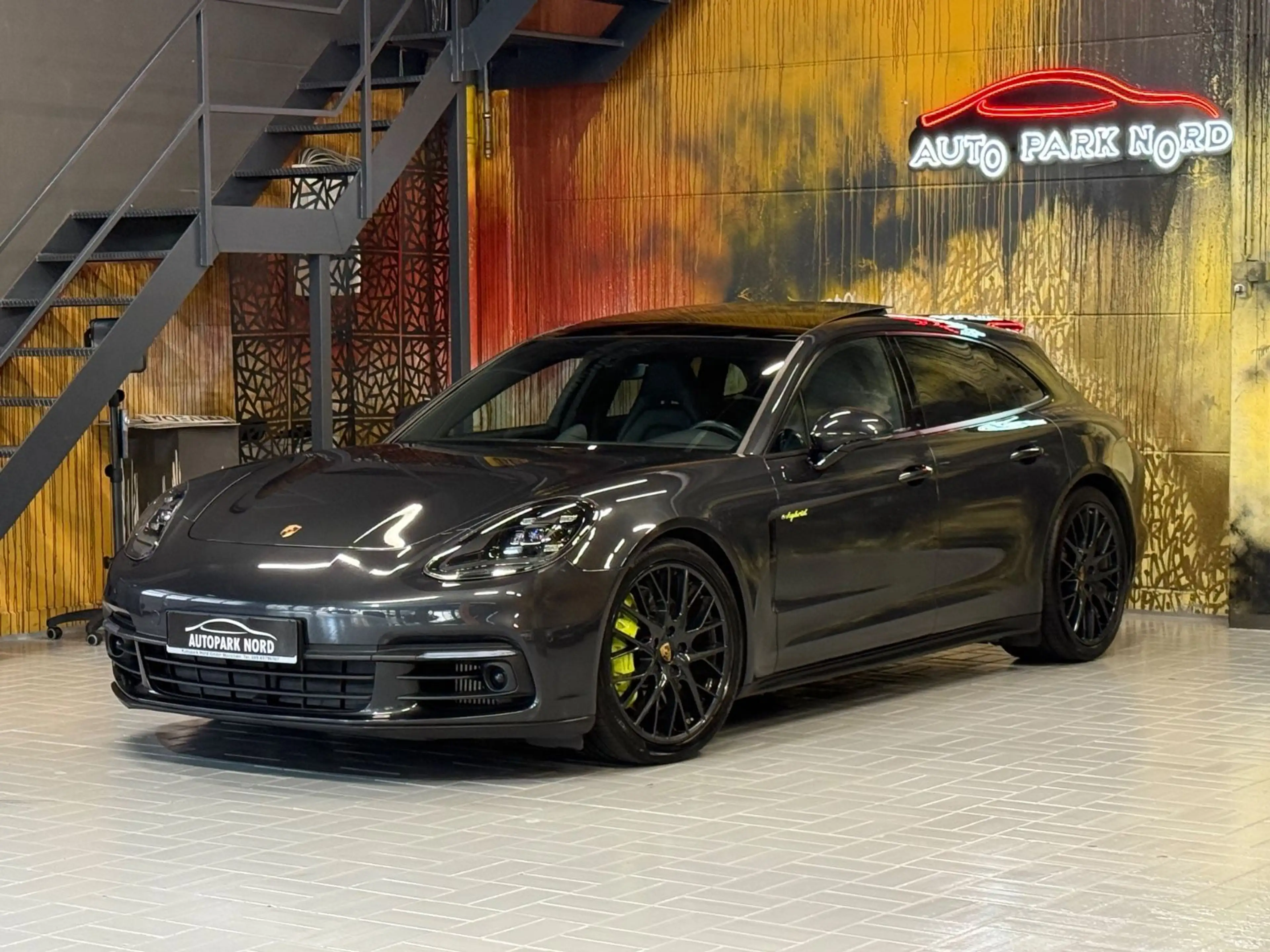 Porsche Panamera Sport Turismo 4 E-Hybrid LED~PANO~RFK