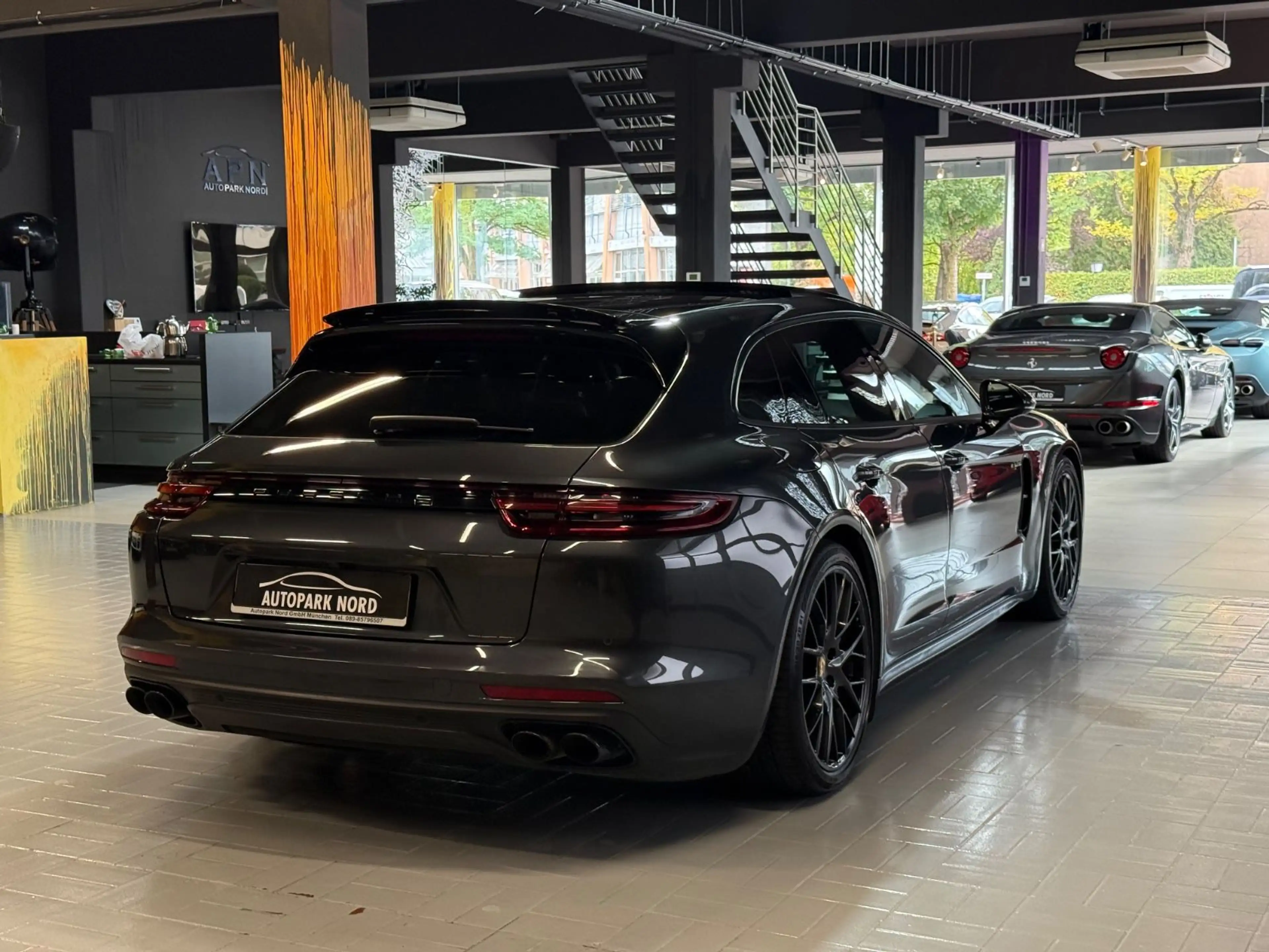 Porsche Panamera Sport Turismo 4 E-Hybrid LED~PANO~RFK — photo 7
