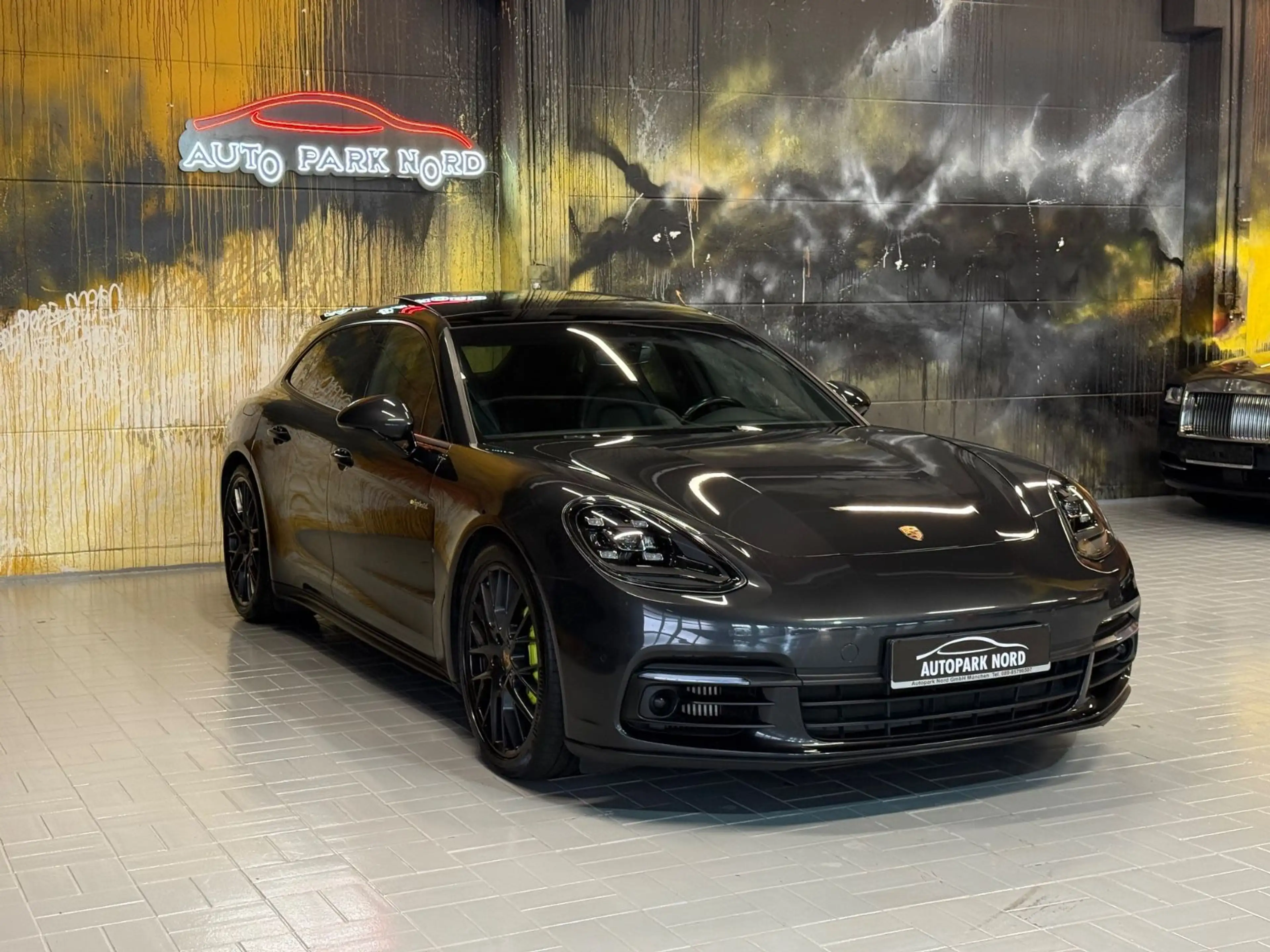 Porsche Panamera Sport Turismo 4 E-Hybrid LED~PANO~RFK — photo 9