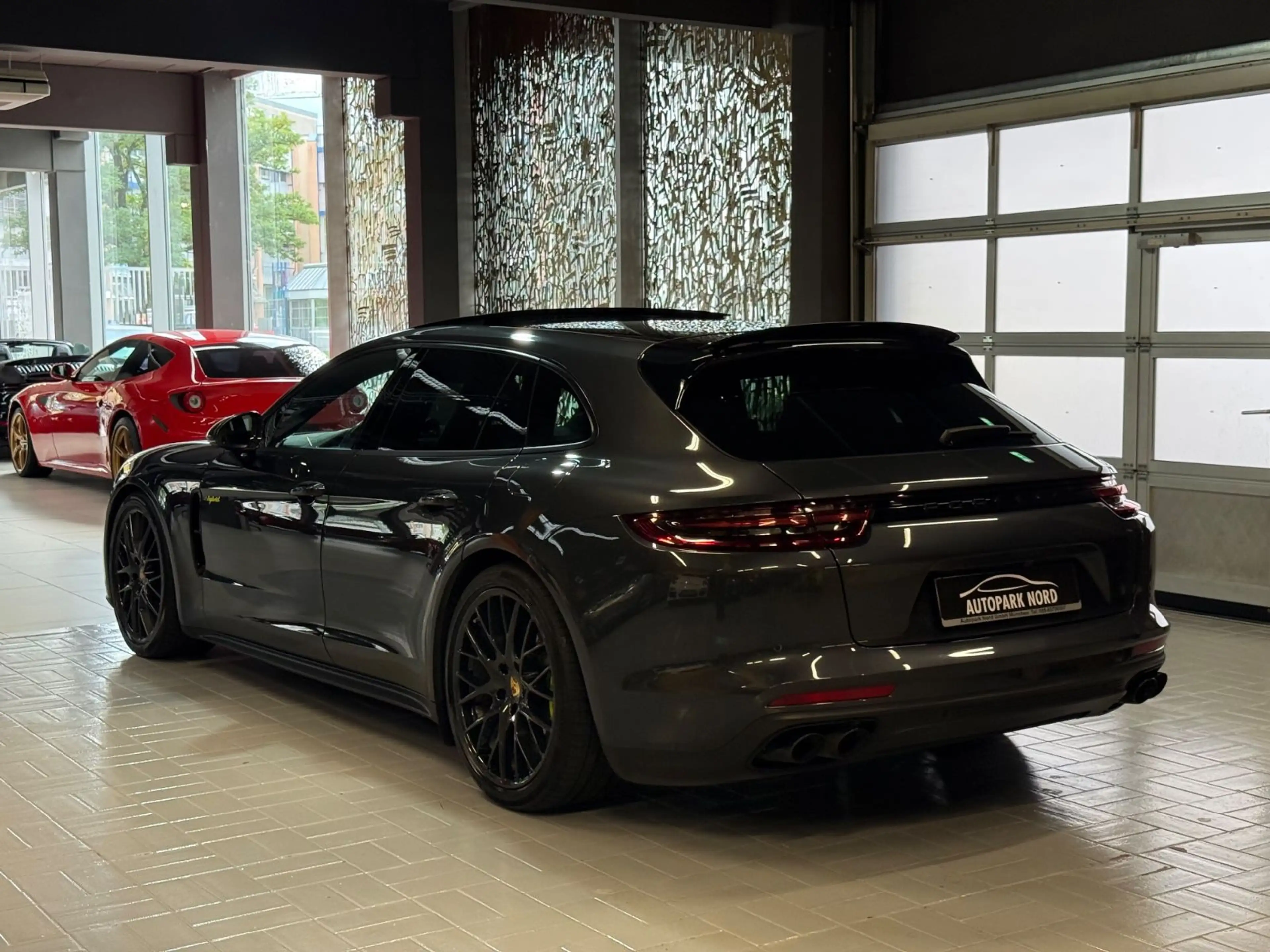 Porsche Panamera Sport Turismo 4 E-Hybrid LED~PANO~RFK — photo 5