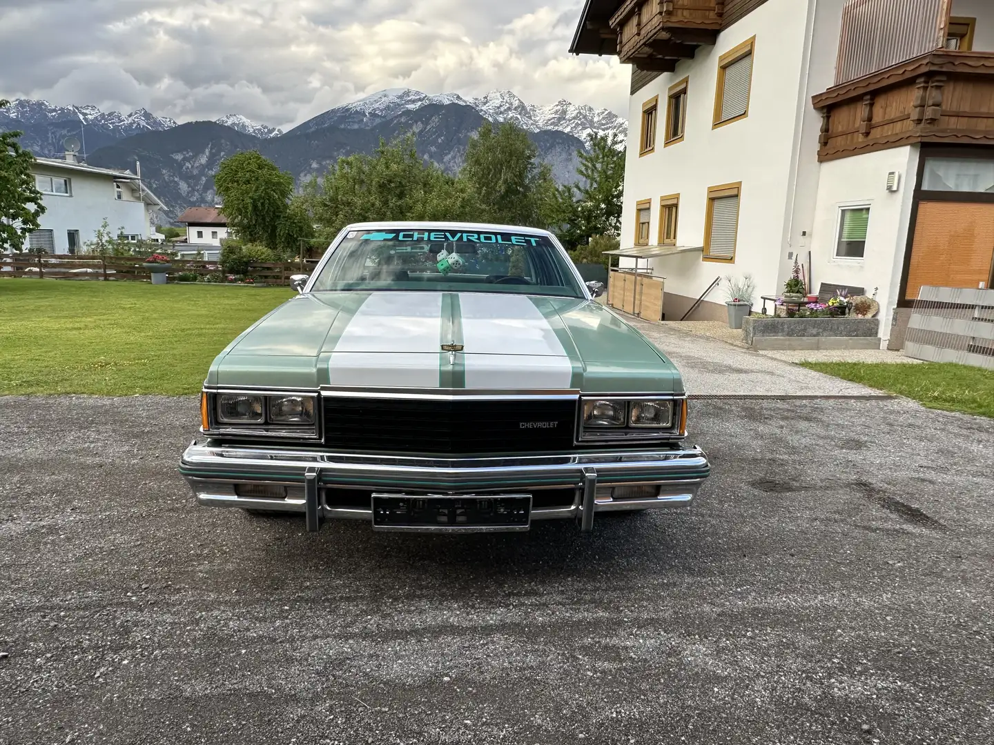 Chevrolet Caprice Classic - 2