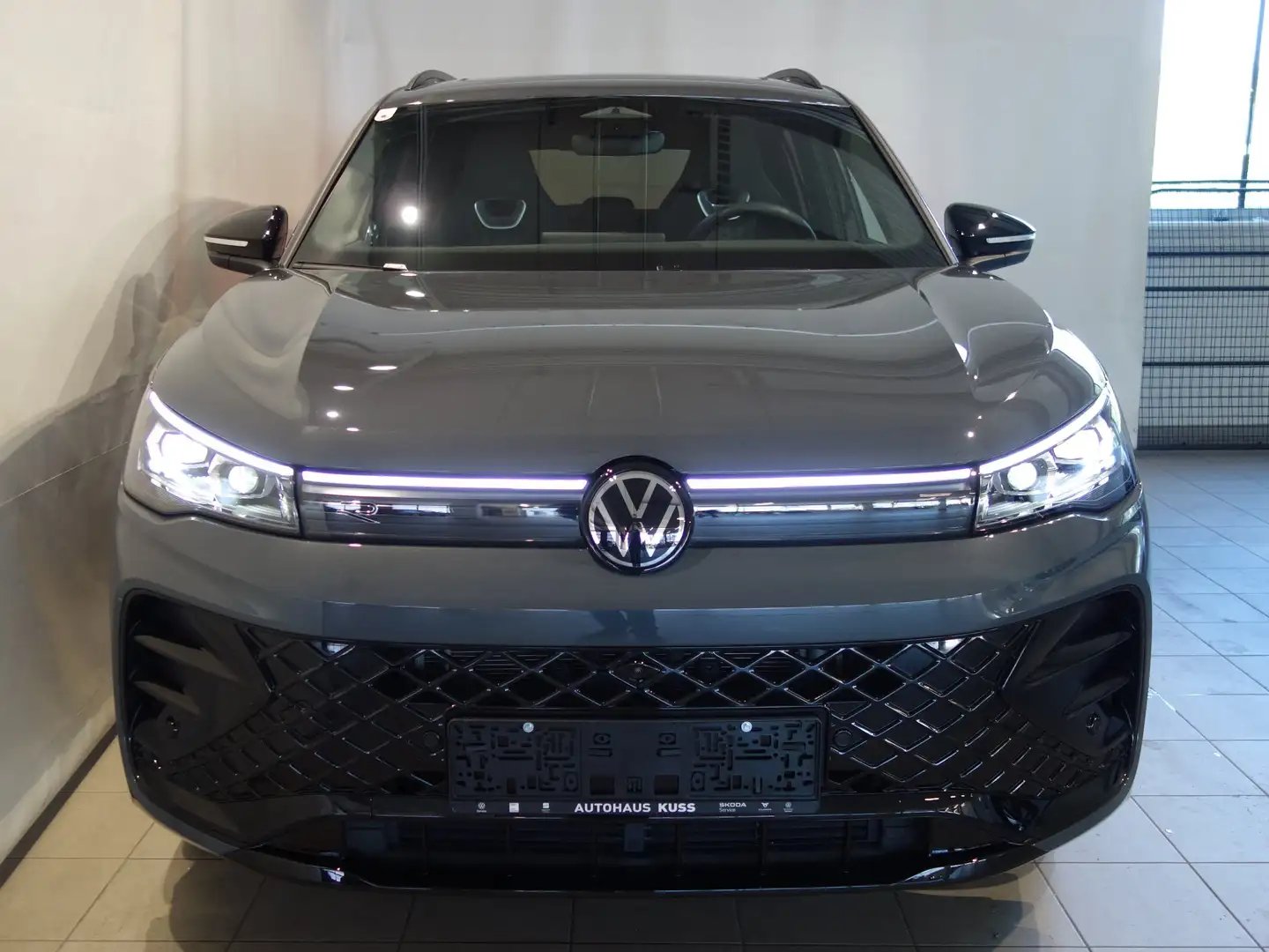 Volkswagen Tiguan 2.0 TDI 142 kW 4Motion R-Line - 2