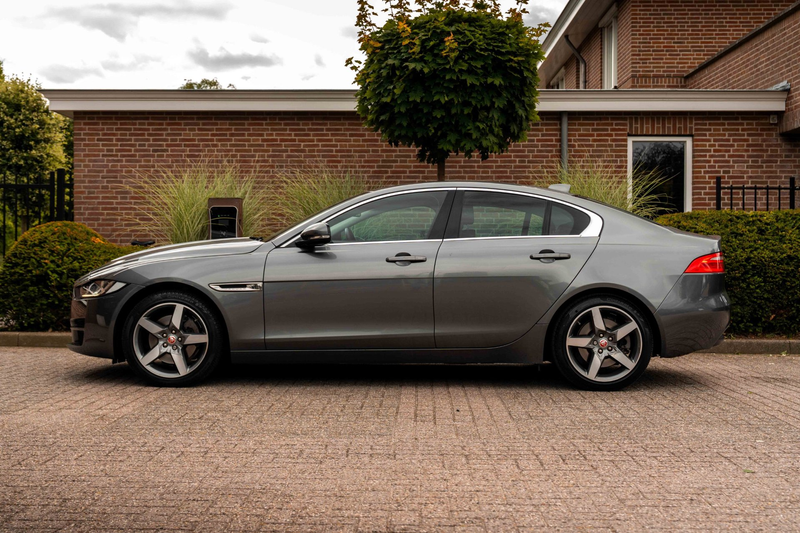 Jaguar XE 2.0 Portfolio 200 PK Afn. Trekhaak Camera Leder Cr — photo 6